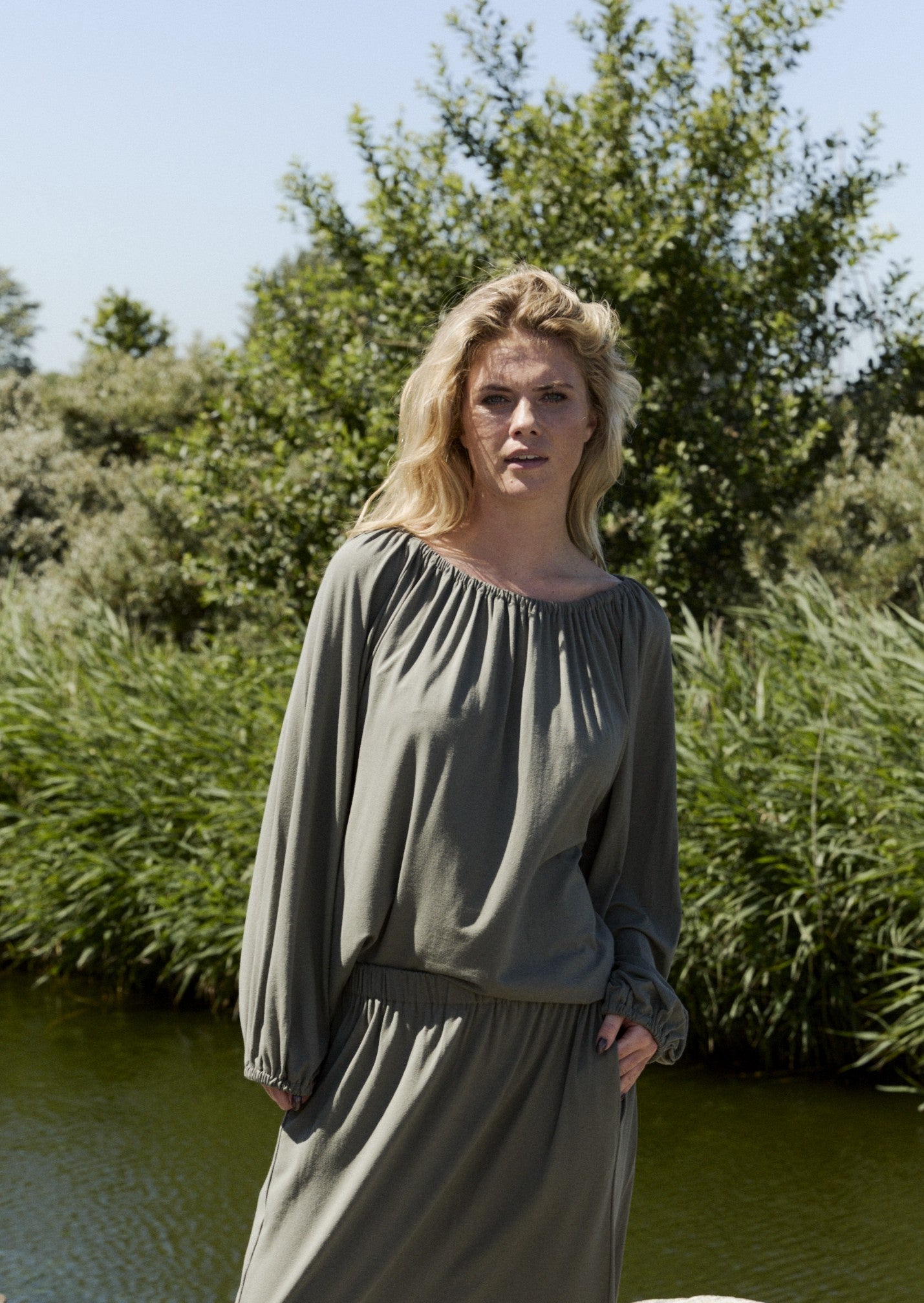 HENRIETTE STEFFENSEN COPENHAGEN ALL DAY BLUSE - 96104 BLUSER DUSTY GREEN 609