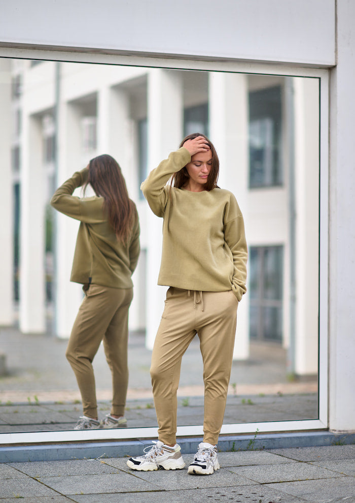 HENRIETTE STEFFENSEN COPENHAGEN BLUSE RUND HALS - 1359 BLUSER OLIVE 655