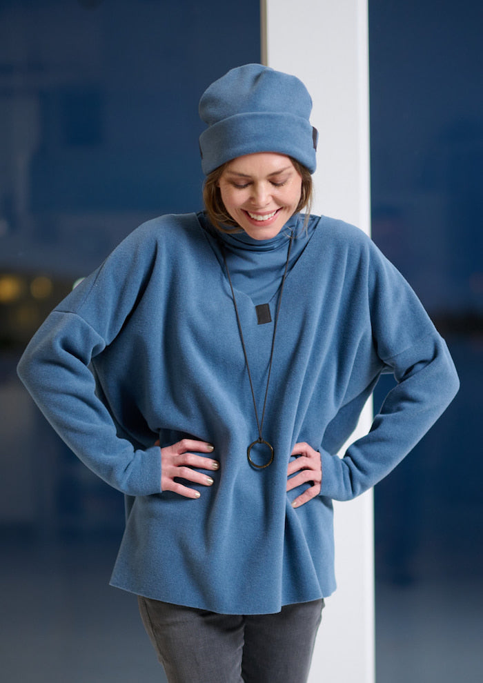 HENRIETTE STEFFENSEN COPENHAGEN BLUSE V-HALS - 1336 BLUSER DUSTY BLUE 794