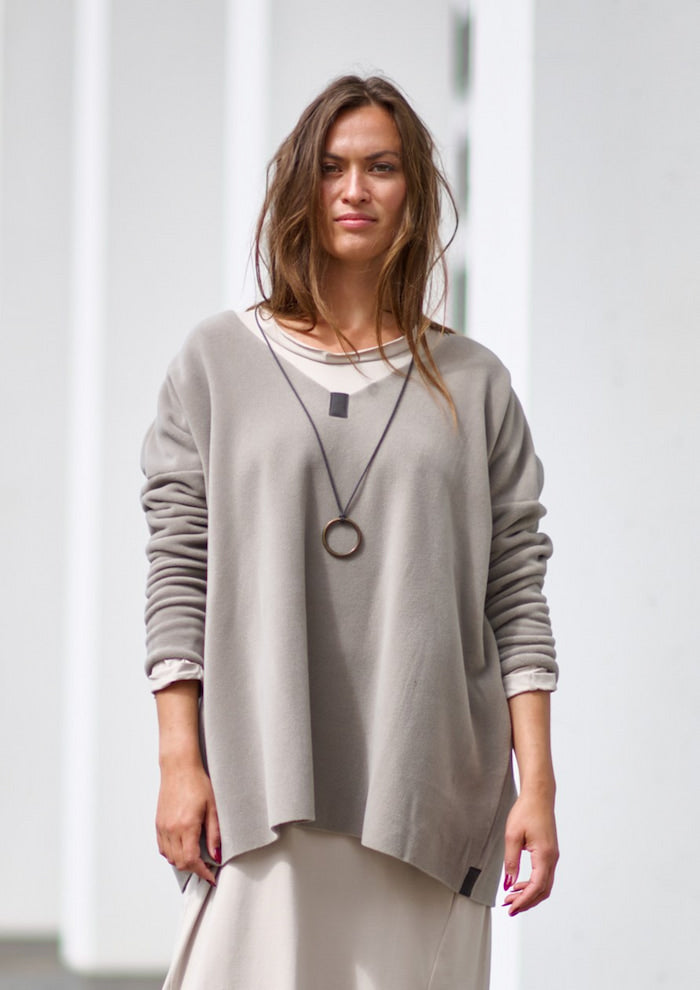 HENRIETTE STEFFENSEN COPENHAGEN BLUSE V-HALS - 1336 BLUSER ELEPHANT 654