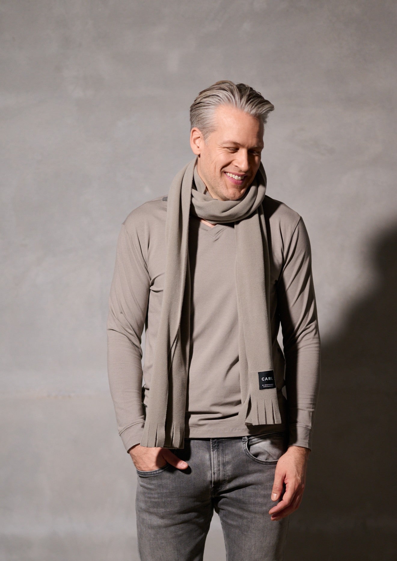 CARL BY STEFFENSEN COPENHAGEN HALSTØRKLÆDE M/ FRYNSER - 1006C SCARFS ELEPHANT 654