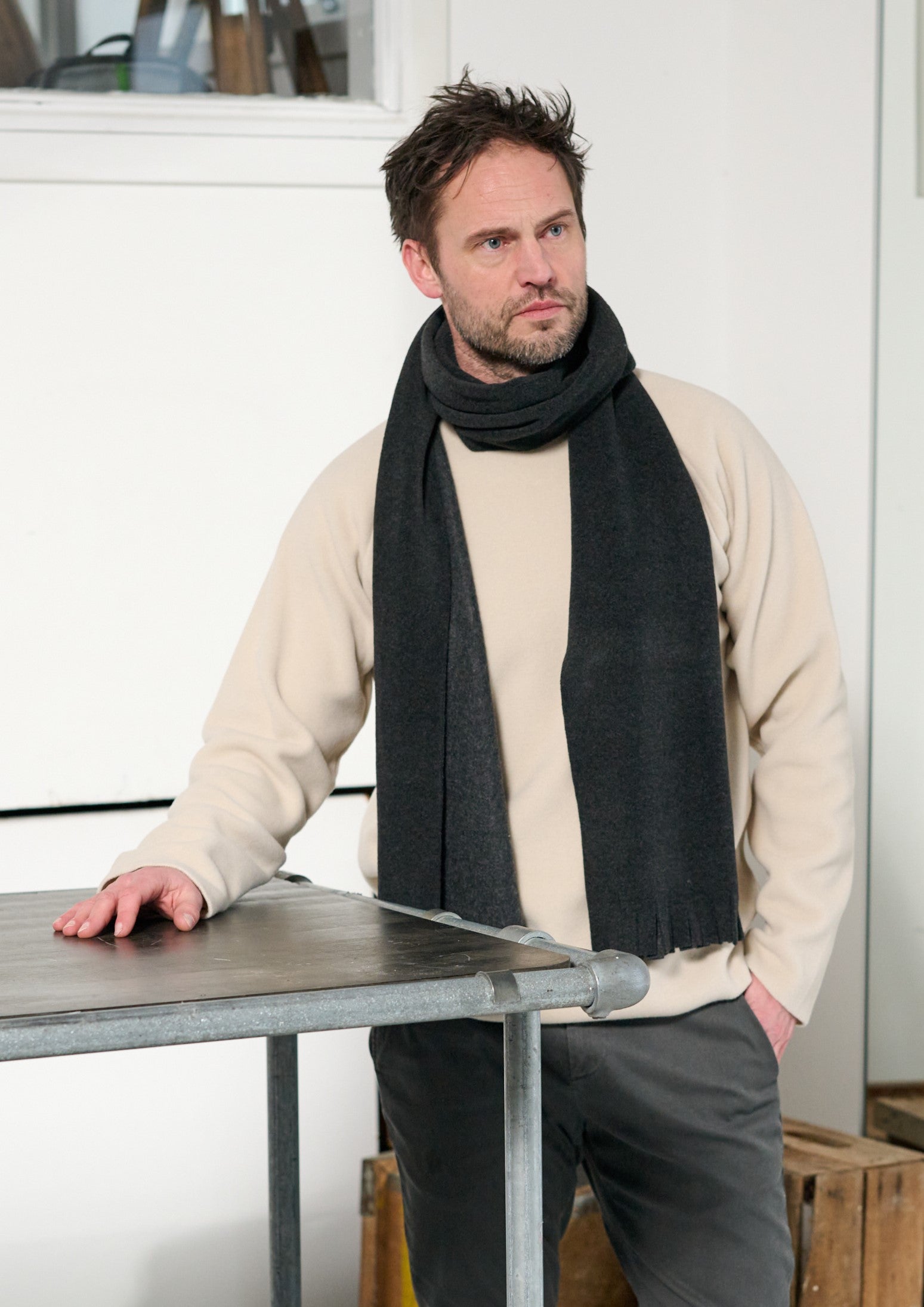 CARL BY STEFFENSEN COPENHAGEN HALSTØRKLÆDE M/ FRYNSER - 1006C SCARFS SOFT BLACK 914