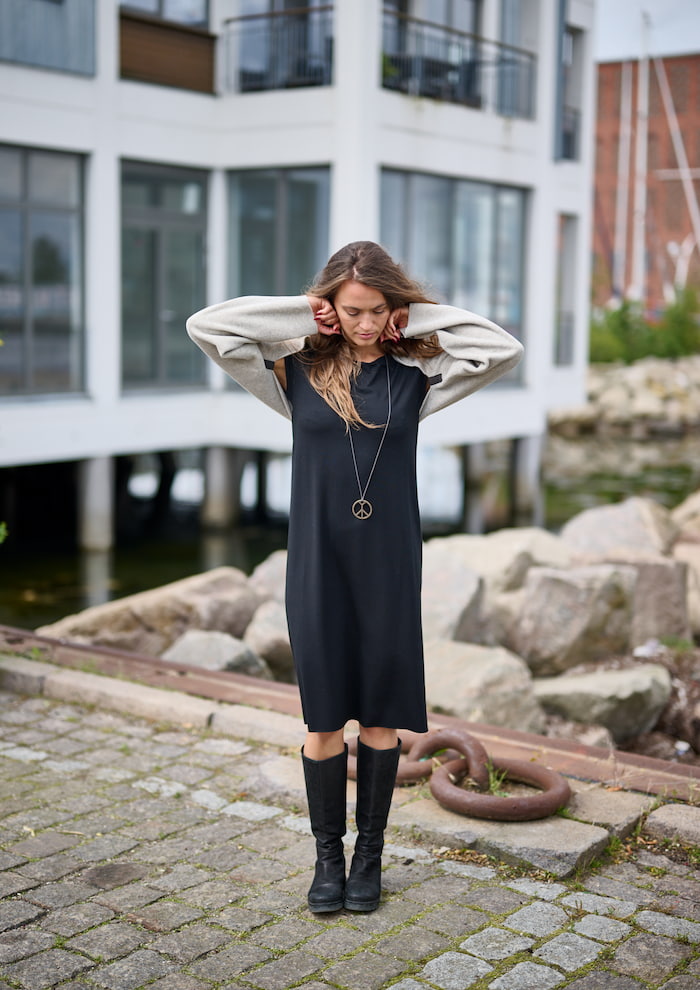 HENRIETTE STEFFENSEN COPENHAGEN KJOLE MED SMYKKE - 98057 KJOLER BLACK 900