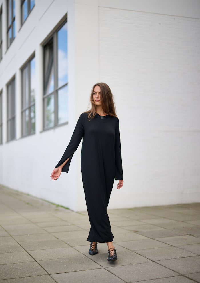 HENRIETTE STEFFENSEN COPENHAGEN LANG HOODIE-KJOLE - 98059 KJOLER BLACK 900