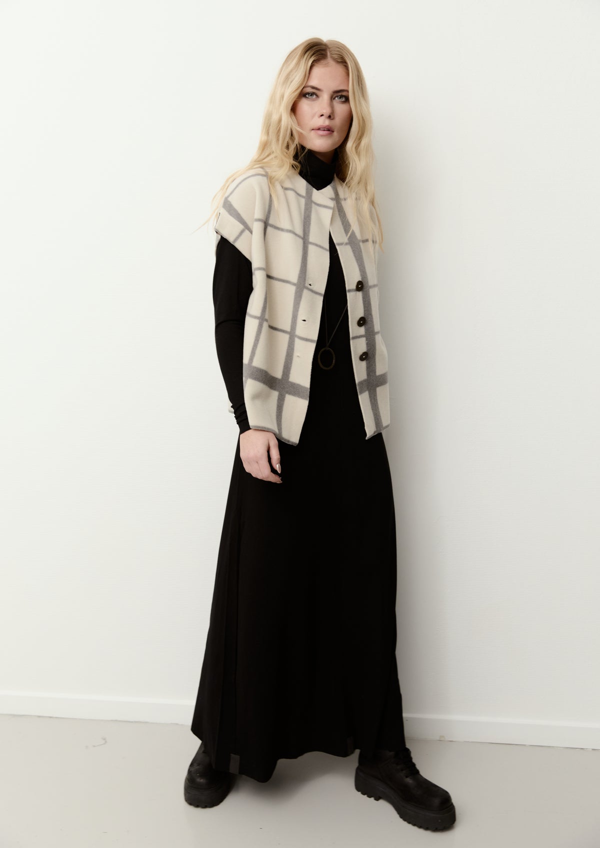HENRIETTE STEFFENSEN COPENHAGEN LANG KJOLE M/SMYKKE - 98058 KJOLER BLACK 900