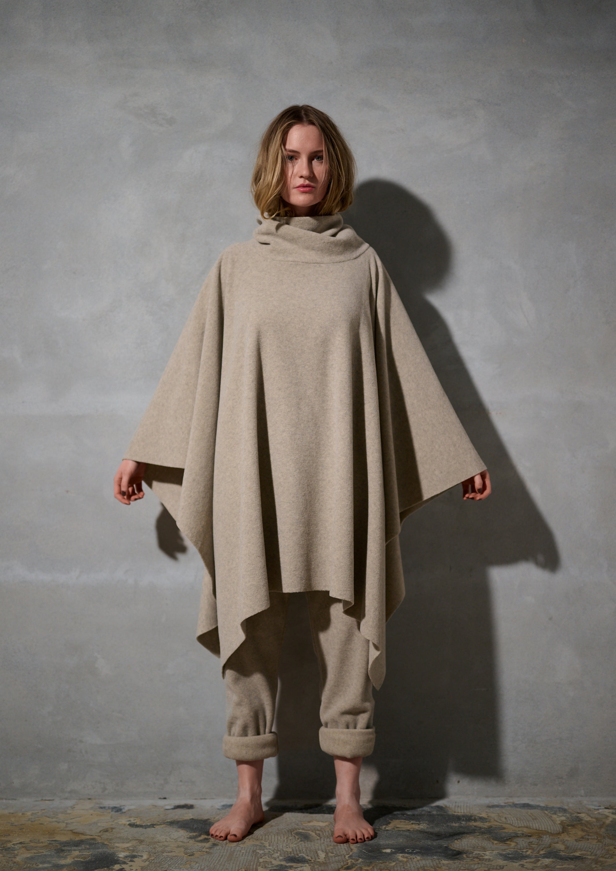 HENRIETTE STEFFENSEN COPENHAGEN LOUNGE PONCHO DAME - 4081 PONCHOS SAND 805