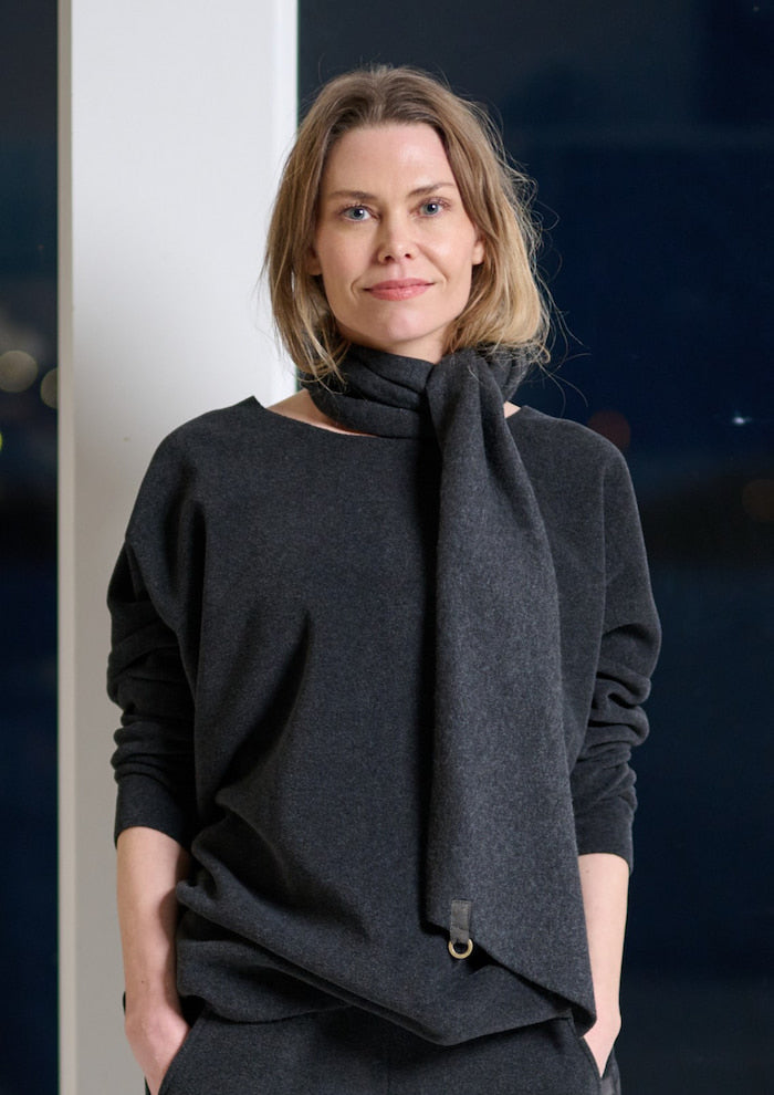 HENRIETTE STEFFENSEN COPENHAGEN MINI TØRKLÆDE - 5001 SCARFS SOFT BLACK 914