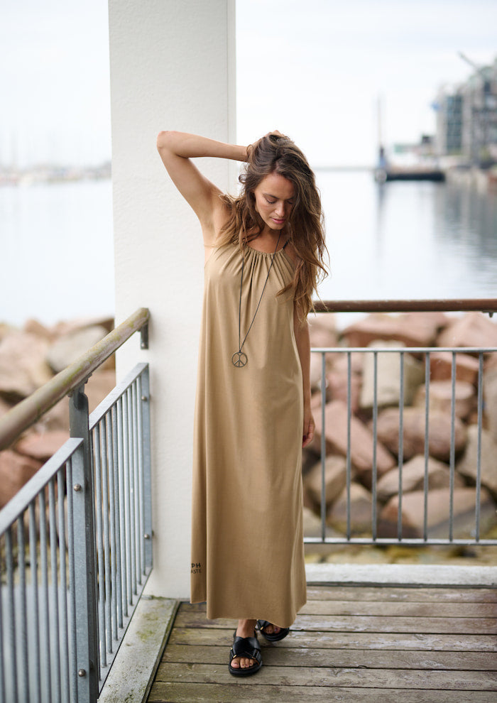 HENRIETTE STEFFENSEN COPENHAGEN NO WASTE STROP KJOLE LANG - 98062NW KJOLER CAMEL 815