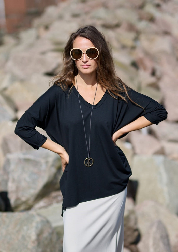HENRIETTE STEFFENSEN COPENHAGEN OVERSIZED BLUSE V-HALS - 96078 BLUSER BLACK 900