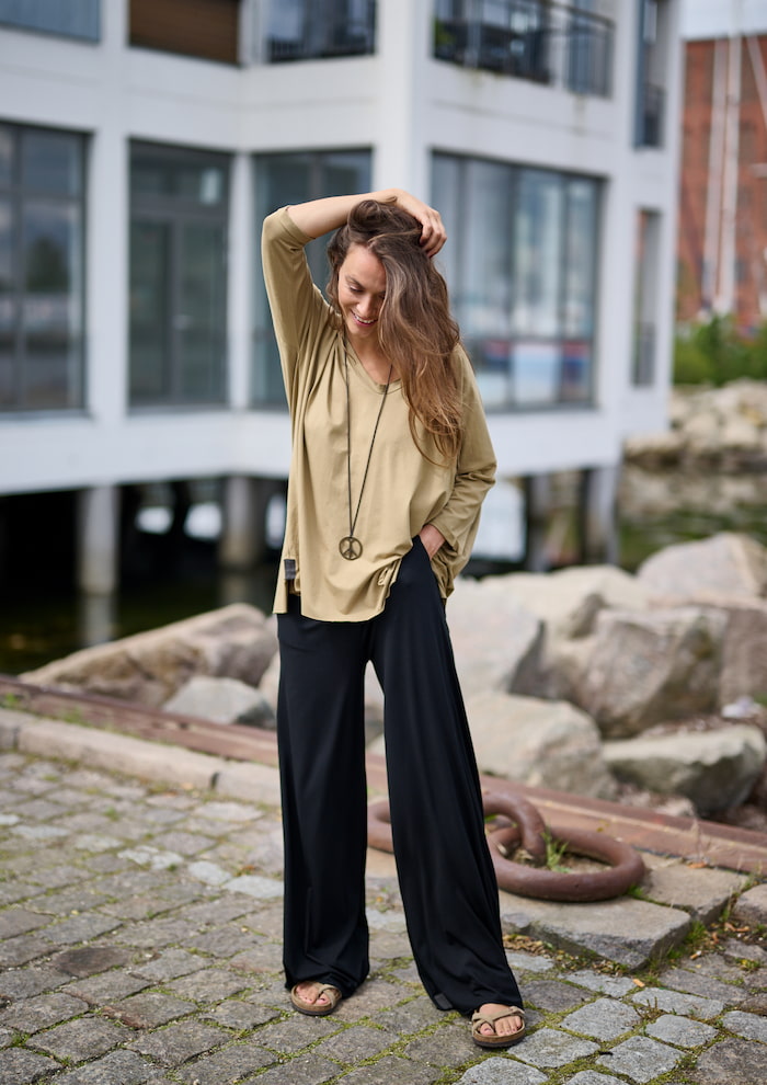 HENRIETTE STEFFENSEN COPENHAGEN OVERSIZED BLUSE V-HALS - 96078 BLUSER OLIVE 655