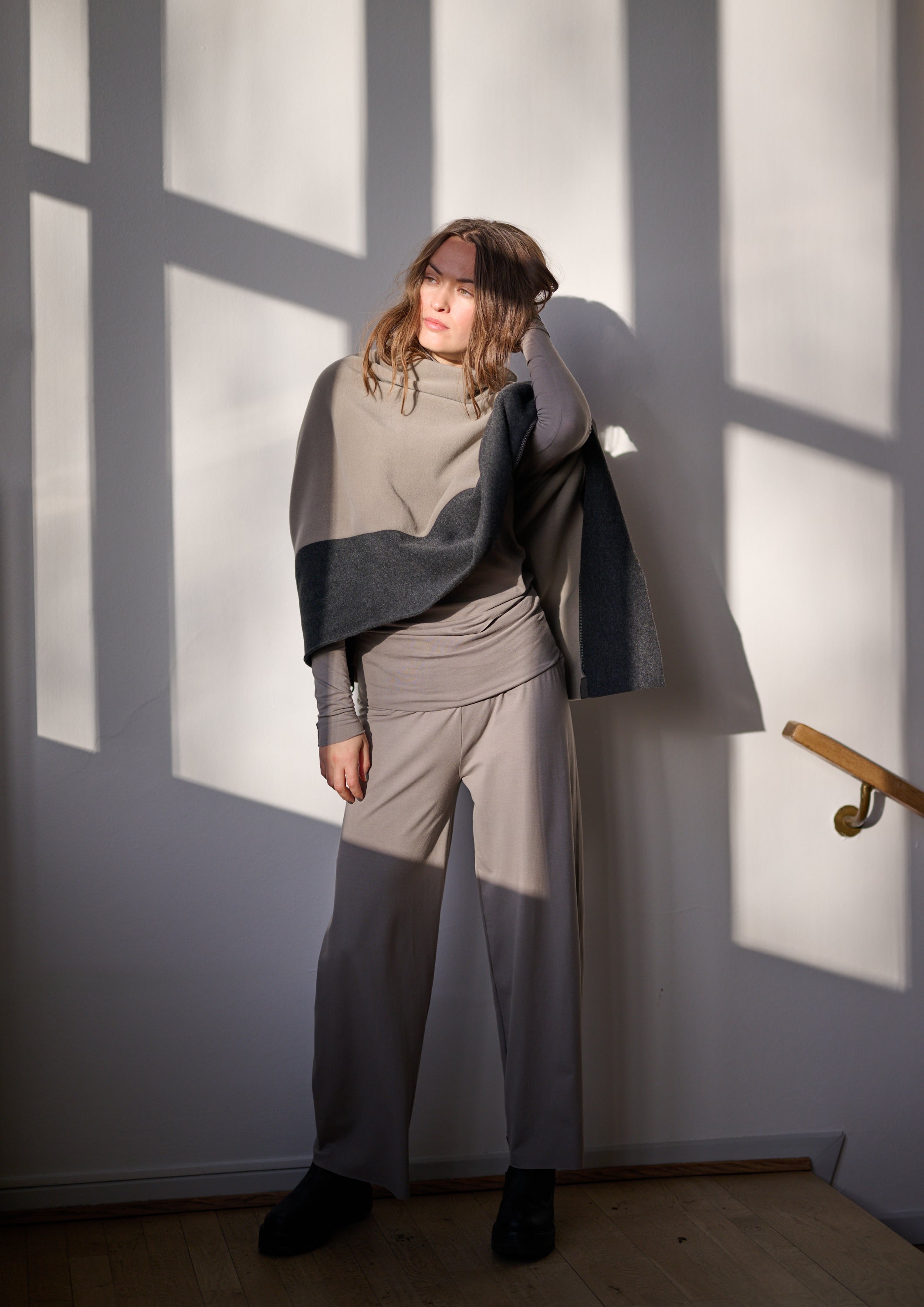 HENRIETTE STEFFENSEN COPENHAGEN PONCHO 2 FARVET - 4068 PONCHOS SB/ELEPHANT 325