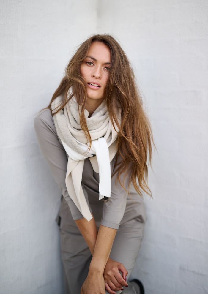 HENRIETTE STEFFENSEN COPENHAGEN TREKANTET HALSTØRKLÆDE NO WASTE - 4078NW SCARFS KIT/OW/SAND 466