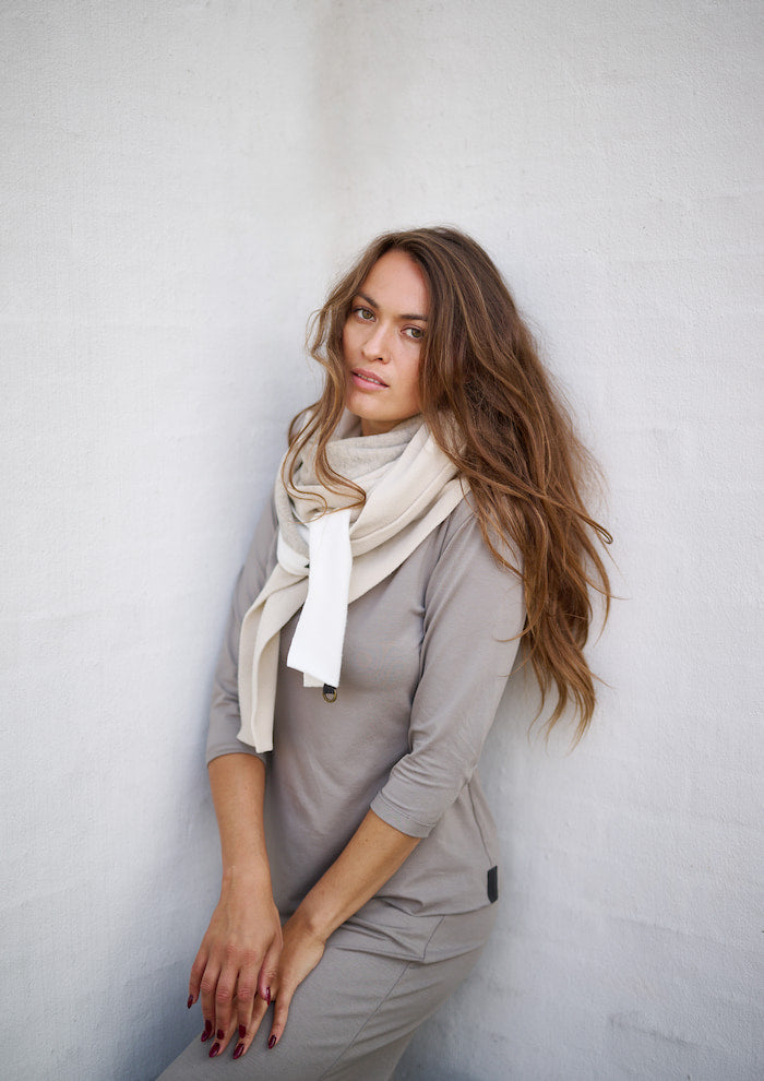 HENRIETTE STEFFENSEN COPENHAGEN TREKANTET HALSTØRKLÆDE NO WASTE - 4078NW SCARFS KIT/OW/SAND 466