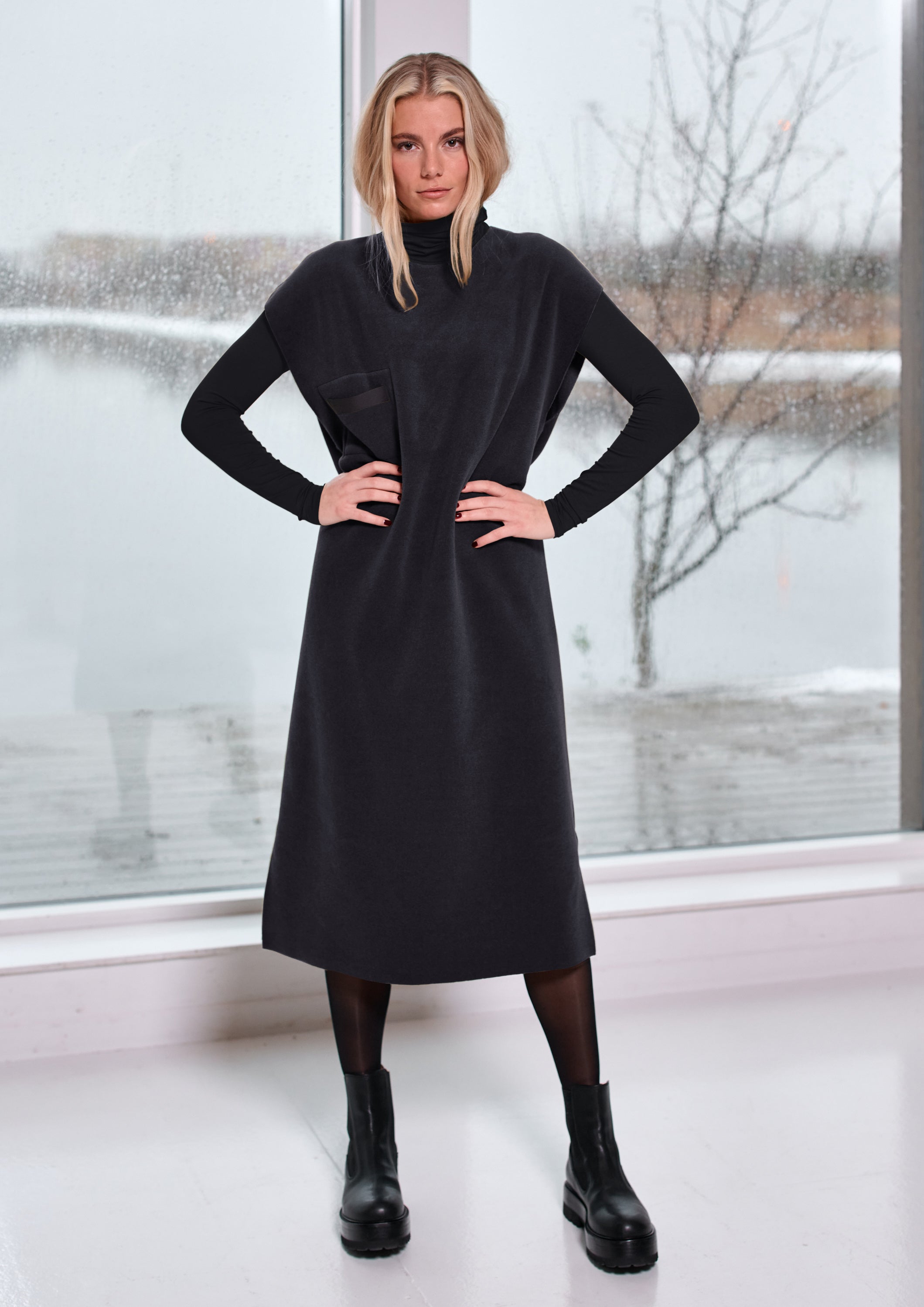 HENRIETTE STEFFENSEN COPENHAGEN TUNIKA ÆRMELØS - 3242 TUNICS SOFT BLACK 914