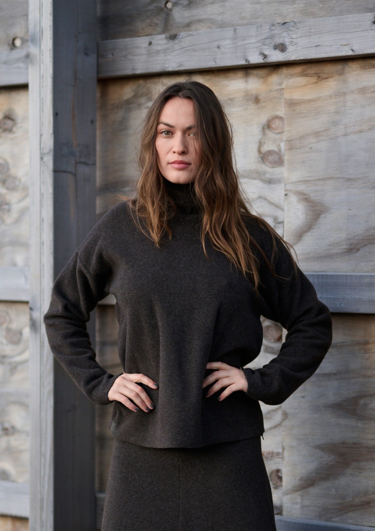 HENRIETTE STEFFENSEN COPENHAGEN BLUSE HØJ HALS - 1360 BLUSER CHOKOLATE 844