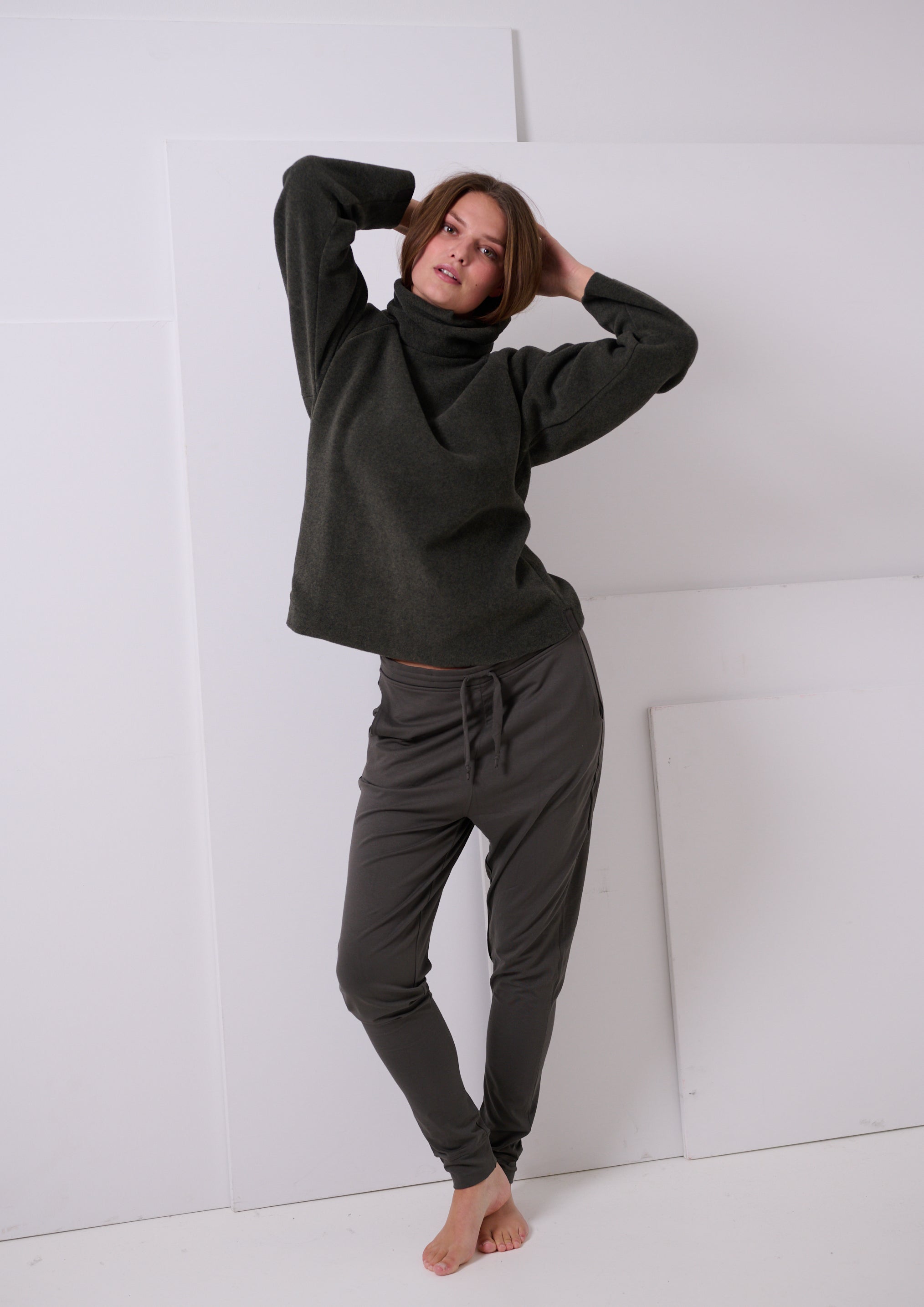 HENRIETTE STEFFENSEN COPENHAGEN BLUSE MED HØJ HALS - 1307 BLUSER FORREST 600