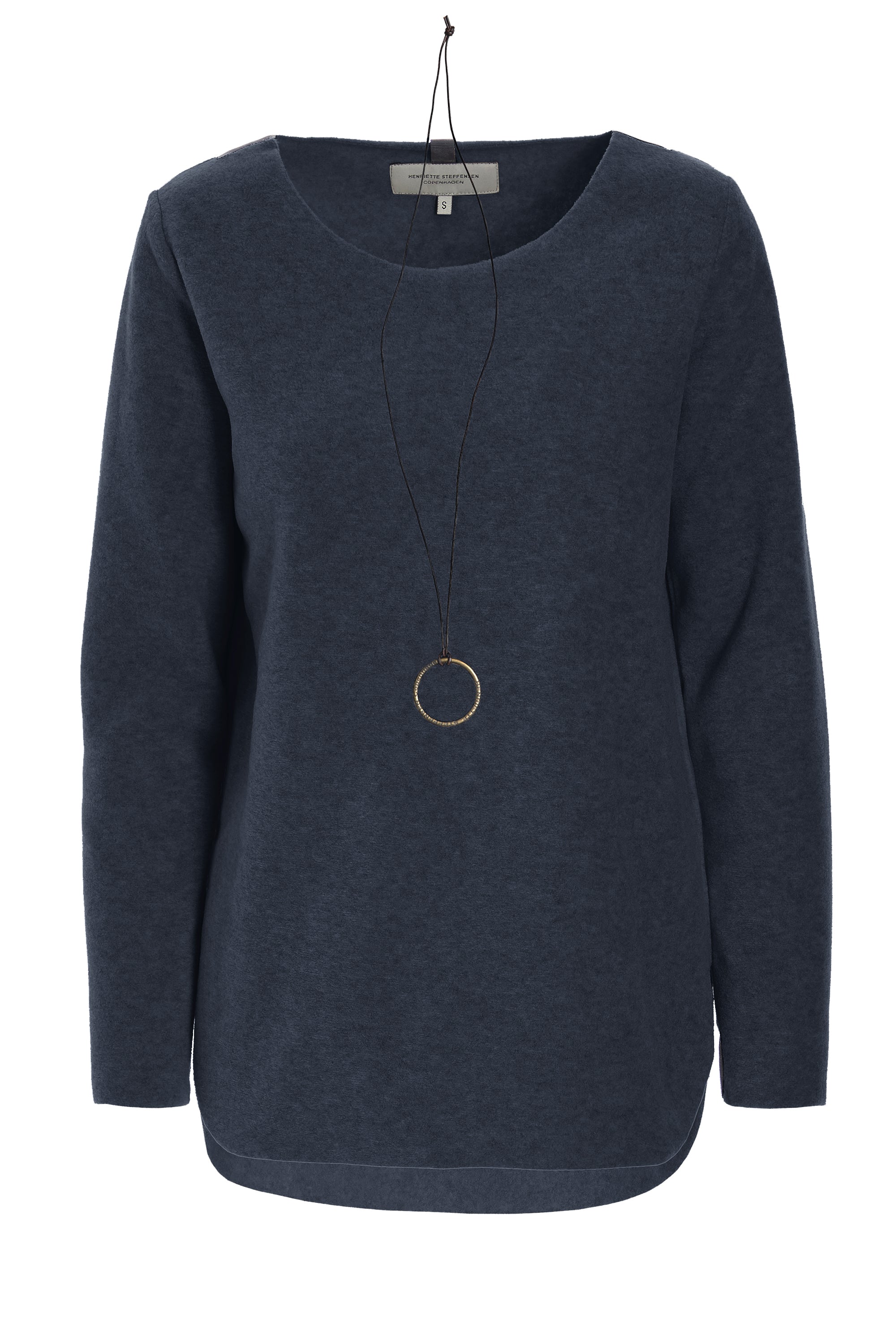 HENRIETTE STEFFENSEN COPENHAGEN BLUSE MED SIGNATUR SMYKKE - 1332 BLUSER DEEP BLUE 502