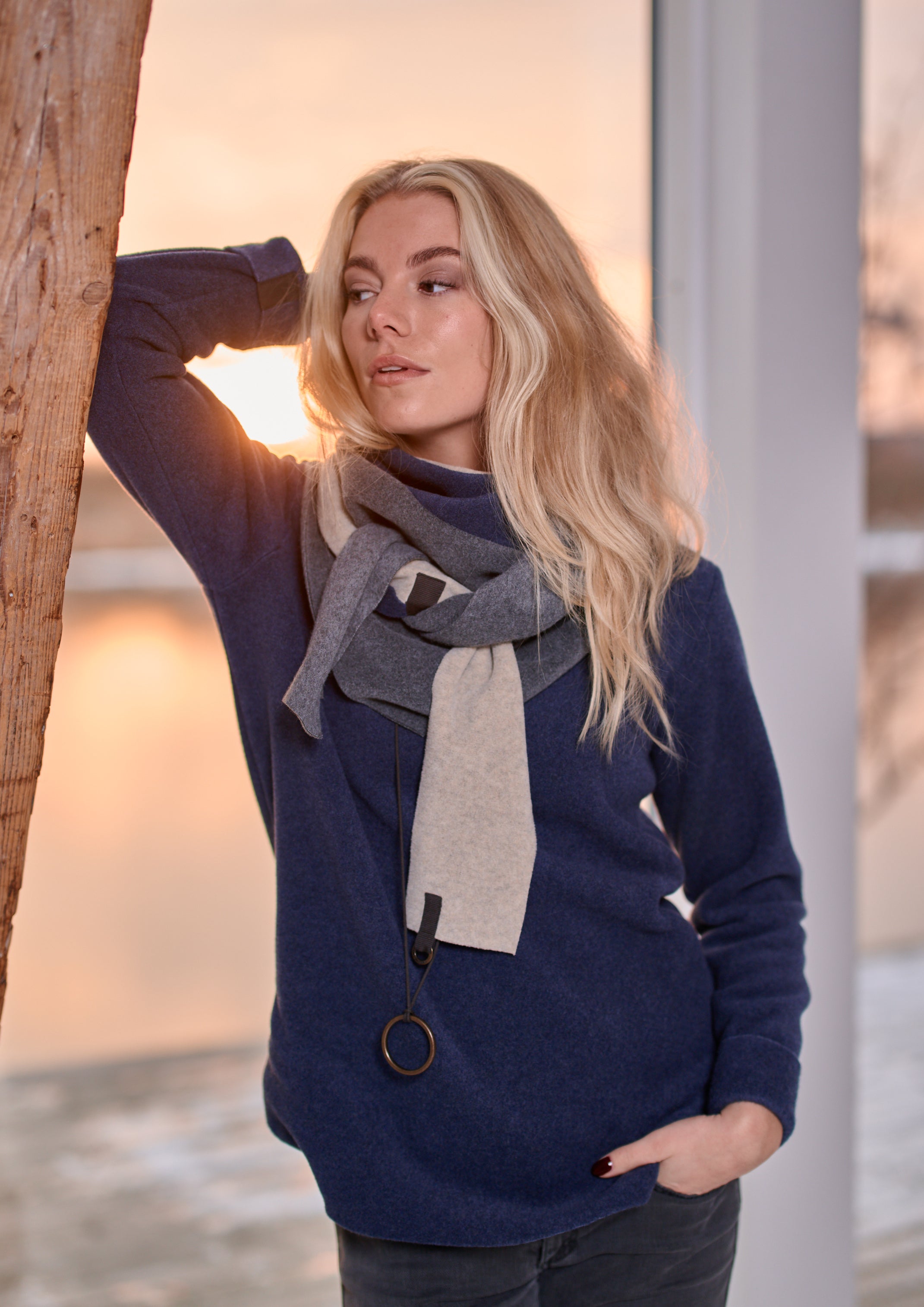 HENRIETTE STEFFENSEN COPENHAGEN BLUSE MED SIGNATUR SMYKKE - 1332 BLUSER DENIM 767