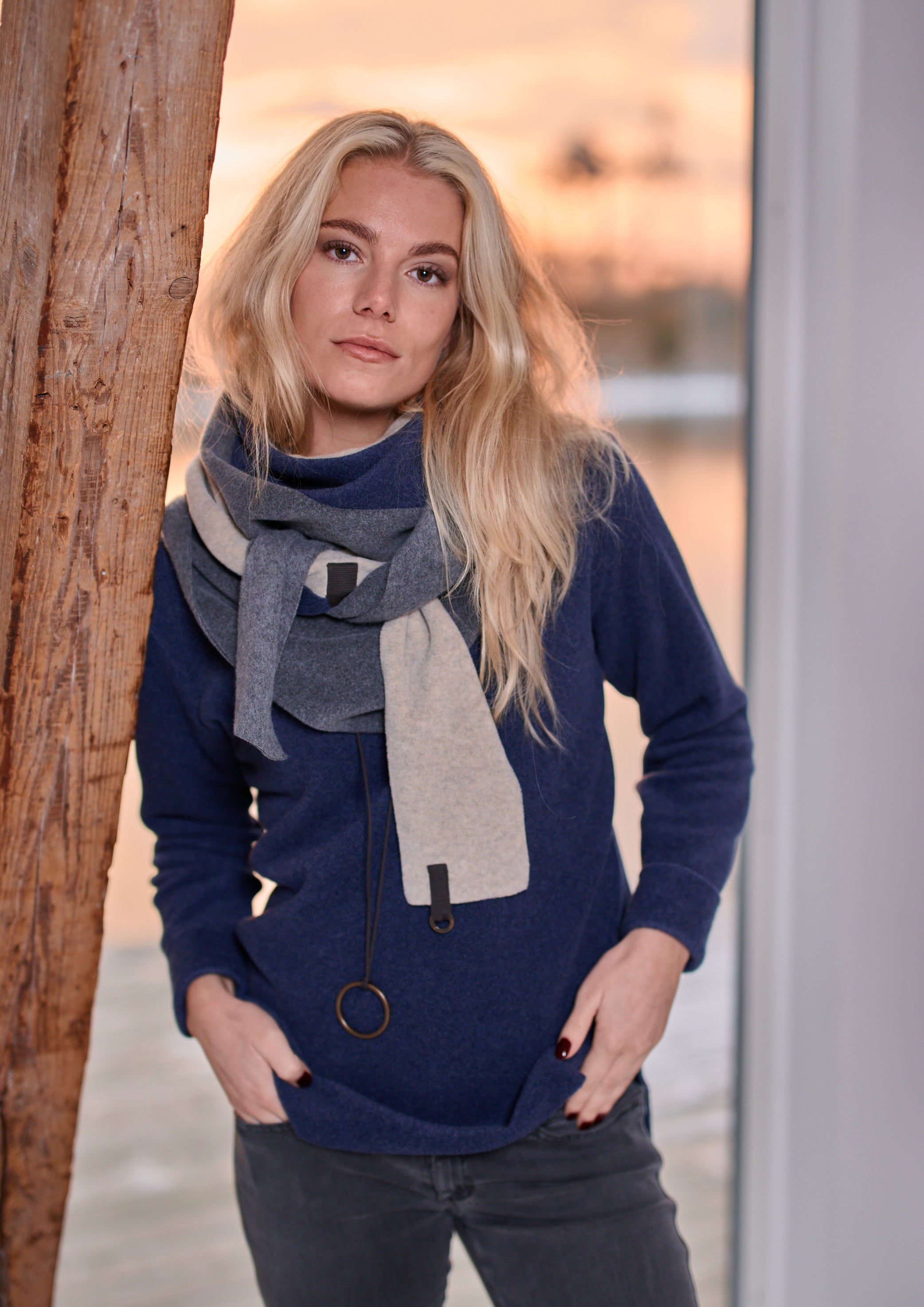 HENRIETTE STEFFENSEN COPENHAGEN BLUSE MED SIGNATUR SMYKKE - 1332 BLUSER DENIM 767