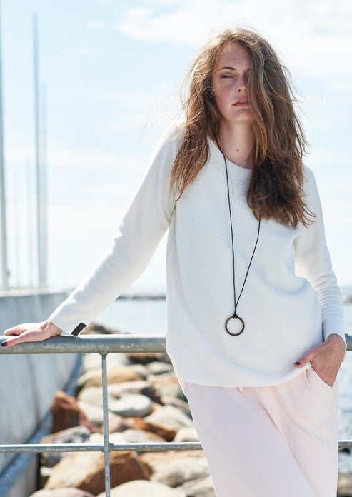 HENRIETTE STEFFENSEN COPENHAGEN BLUSE MED SIGNATUR SMYKKE - 1332 BLUSER OFF WHITE 802