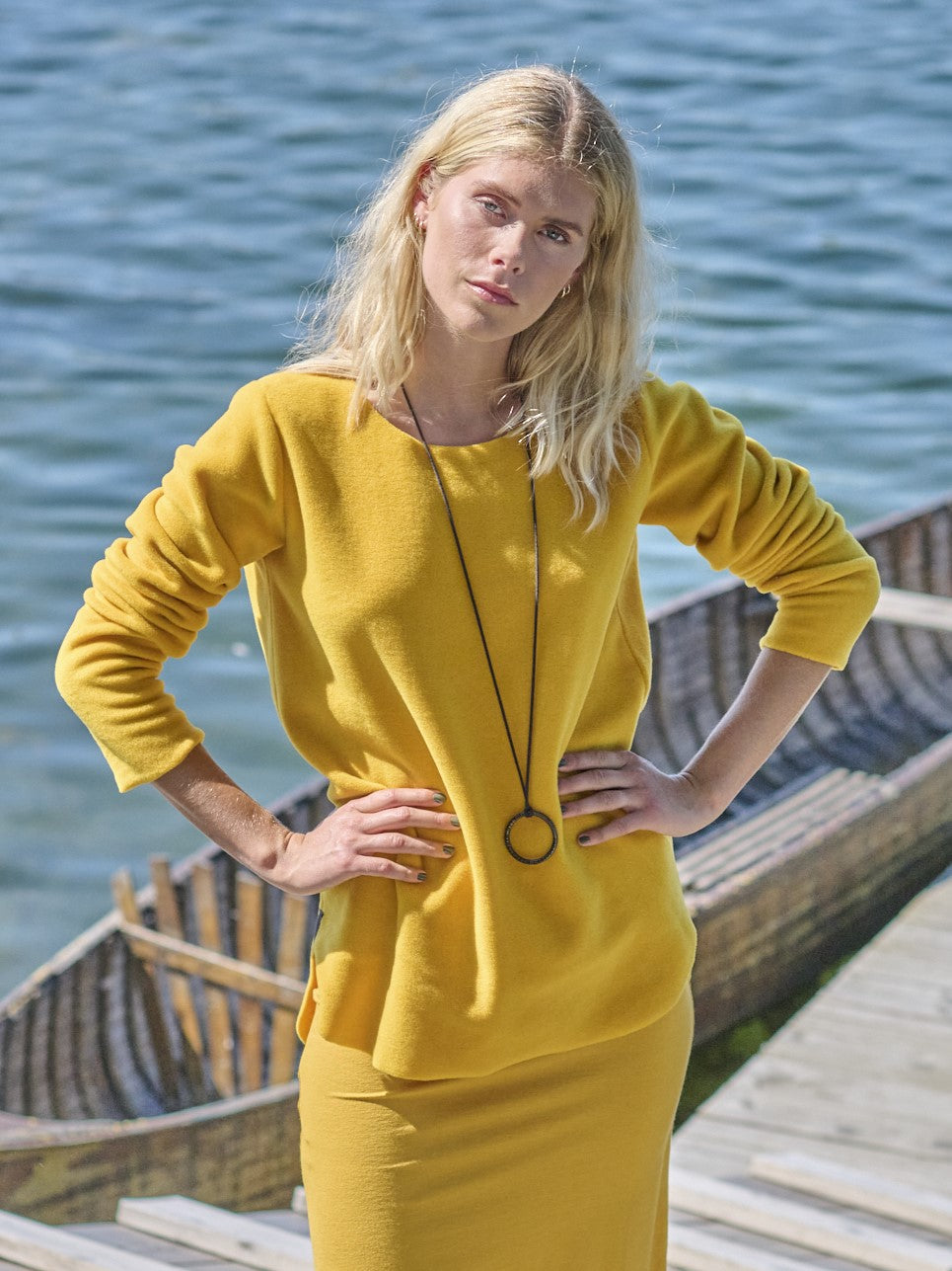HENRIETTE STEFFENSEN COPENHAGEN BLUSE MED SIGNATUR SMYKKE - 1332 BLUSER SAFRAN 701