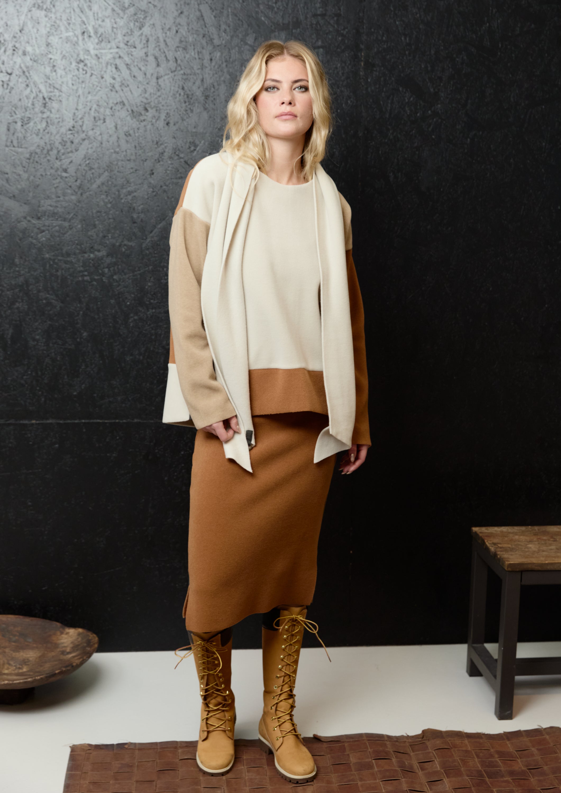 HENRIETTE STEFFENSEN COPENHAGEN BLUSE PATCH MED TØRKLÆDE - 1412 BLUSER CAMEL/KIT/RUST 442