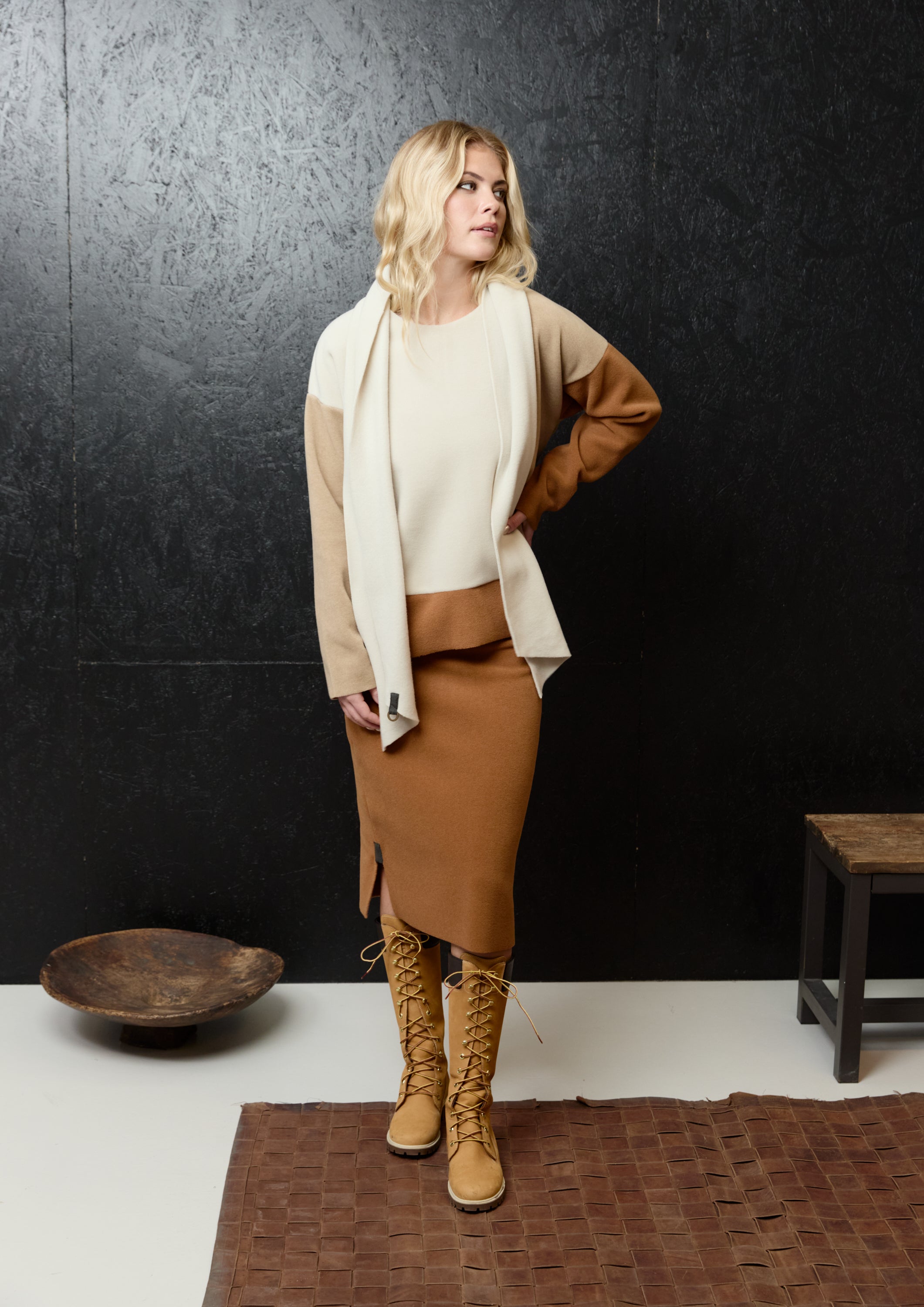HENRIETTE STEFFENSEN COPENHAGEN BLUSE PATCH MED TØRKLÆDE - 1412 BLUSER CAMEL/KIT/RUST 442