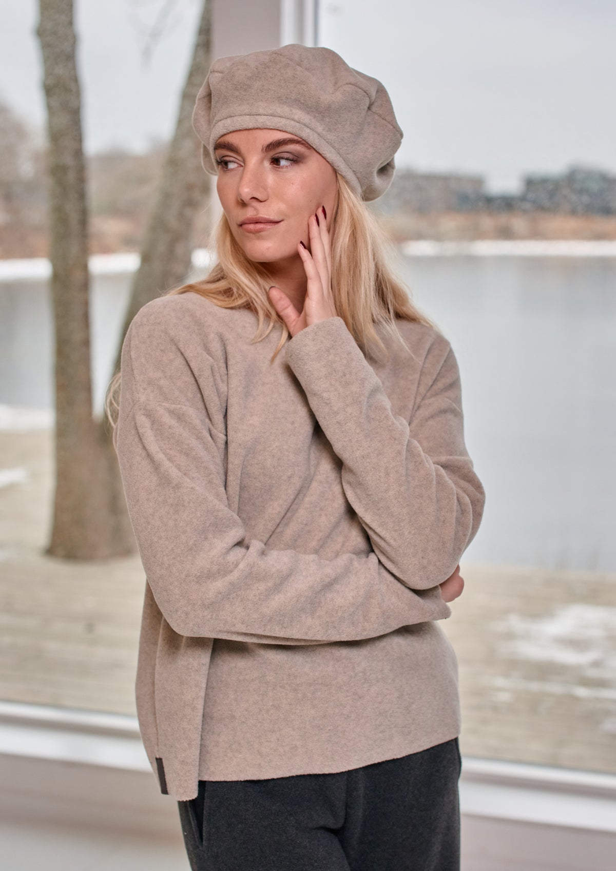HENRIETTE STEFFENSEN COPENHAGEN BLUSE RUND HALS - 1359 BLUSER SAND 805