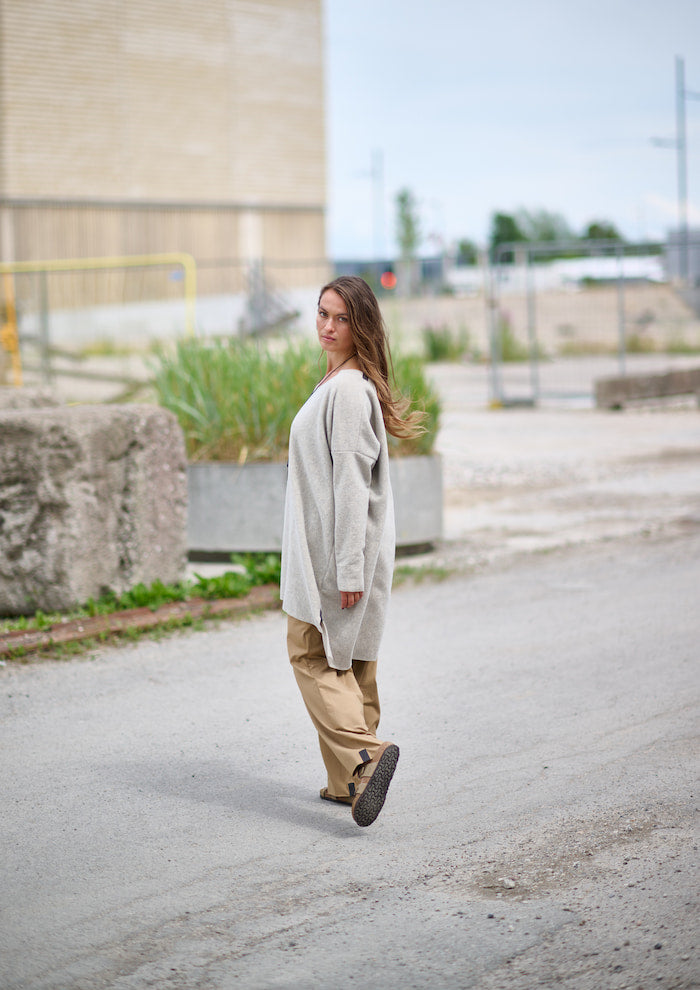 HENRIETTE STEFFENSEN COPENHAGEN BLUSE V-HALS - 1367 TUNICS SAND 805