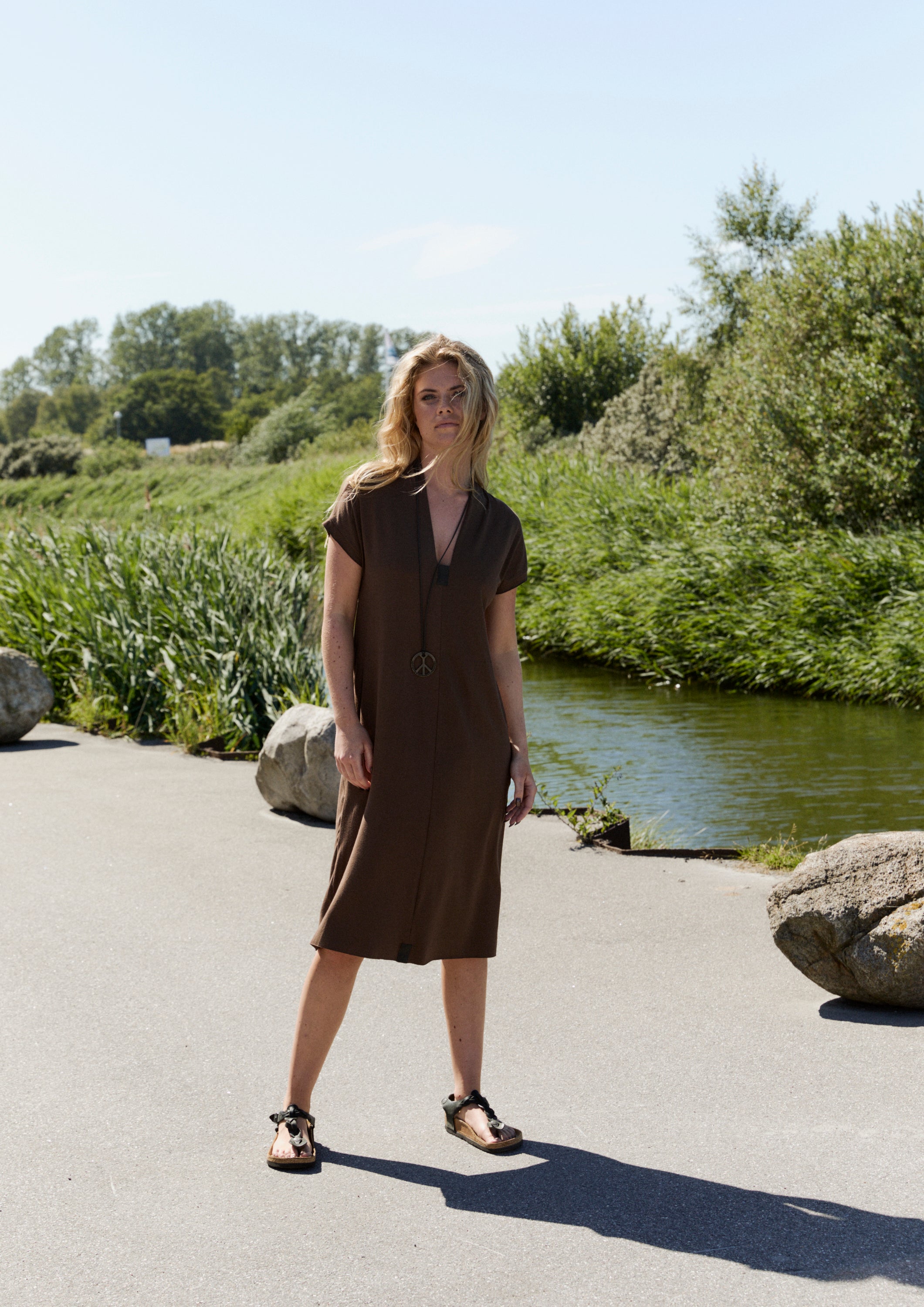 HENRIETTE STEFFENSEN COPENHAGEN BLUSE V-HALS - 98068 KJOLER CHOCOLATE 844