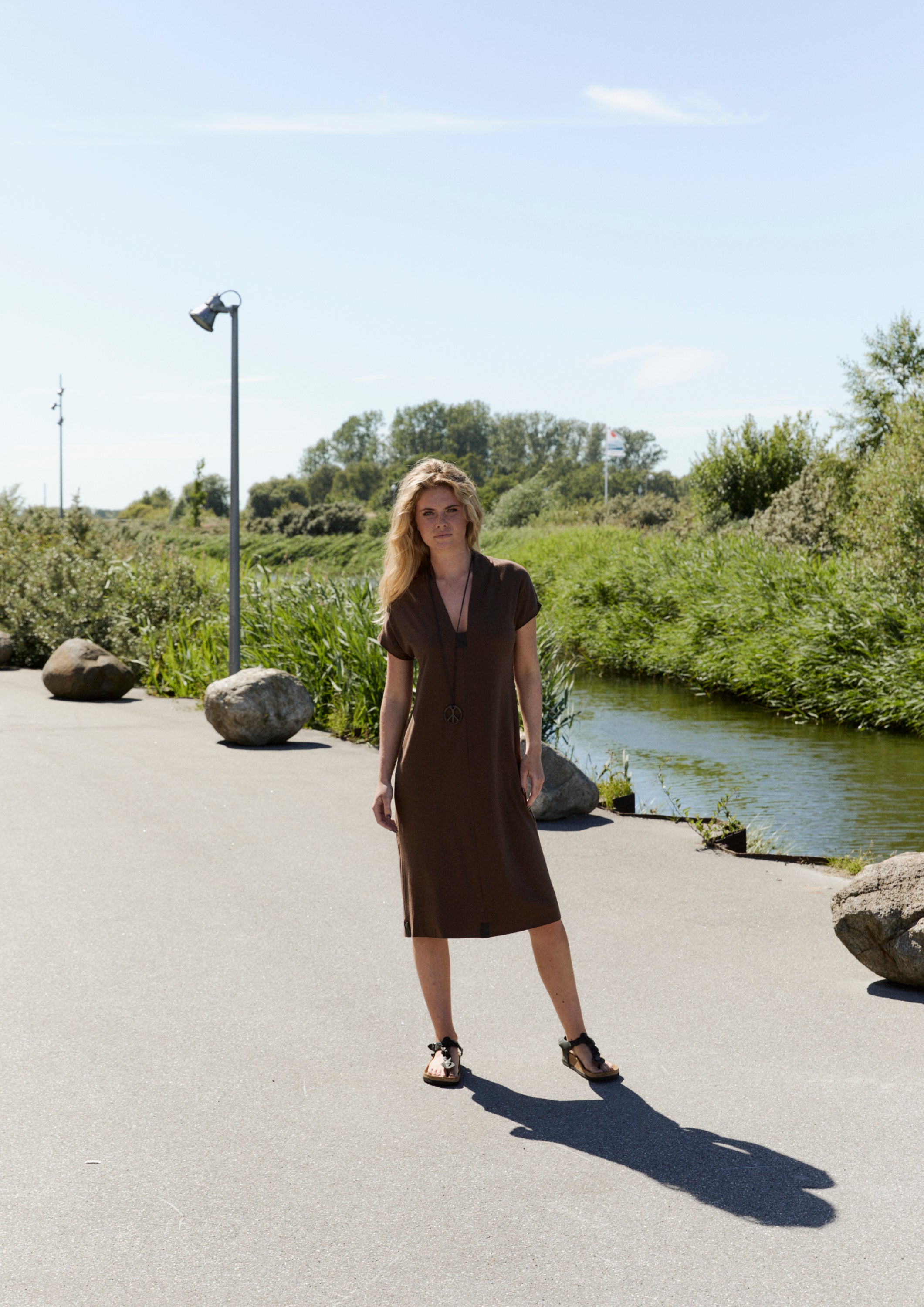 HENRIETTE STEFFENSEN COPENHAGEN BLUSE V-HALS - 98068 KJOLER CHOCOLATE 844