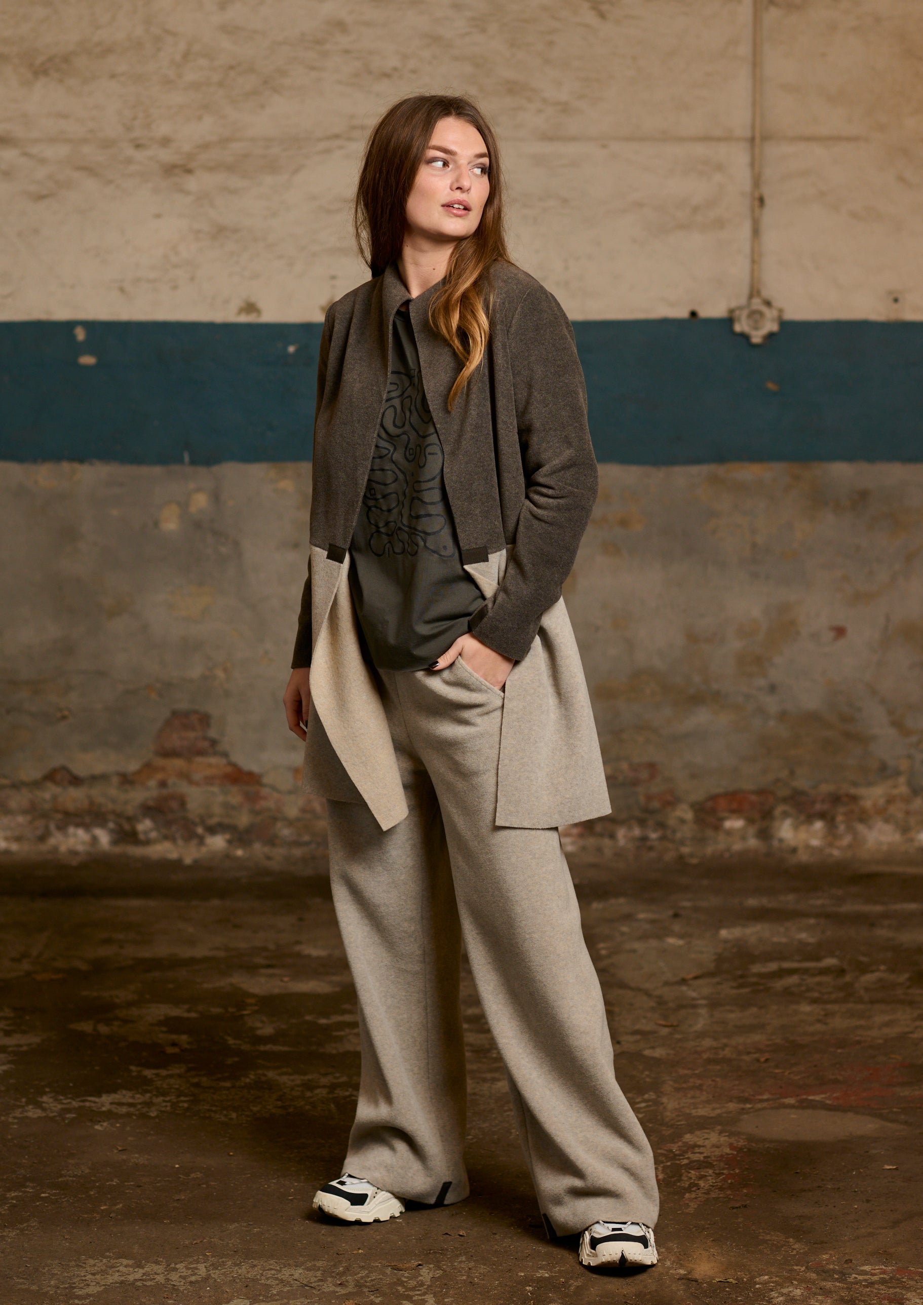 HENRIETTE STEFFENSEN COPENHAGEN CARDIGAN 2 FARVET - 7133 CARDIGANS BARK/SAND 646