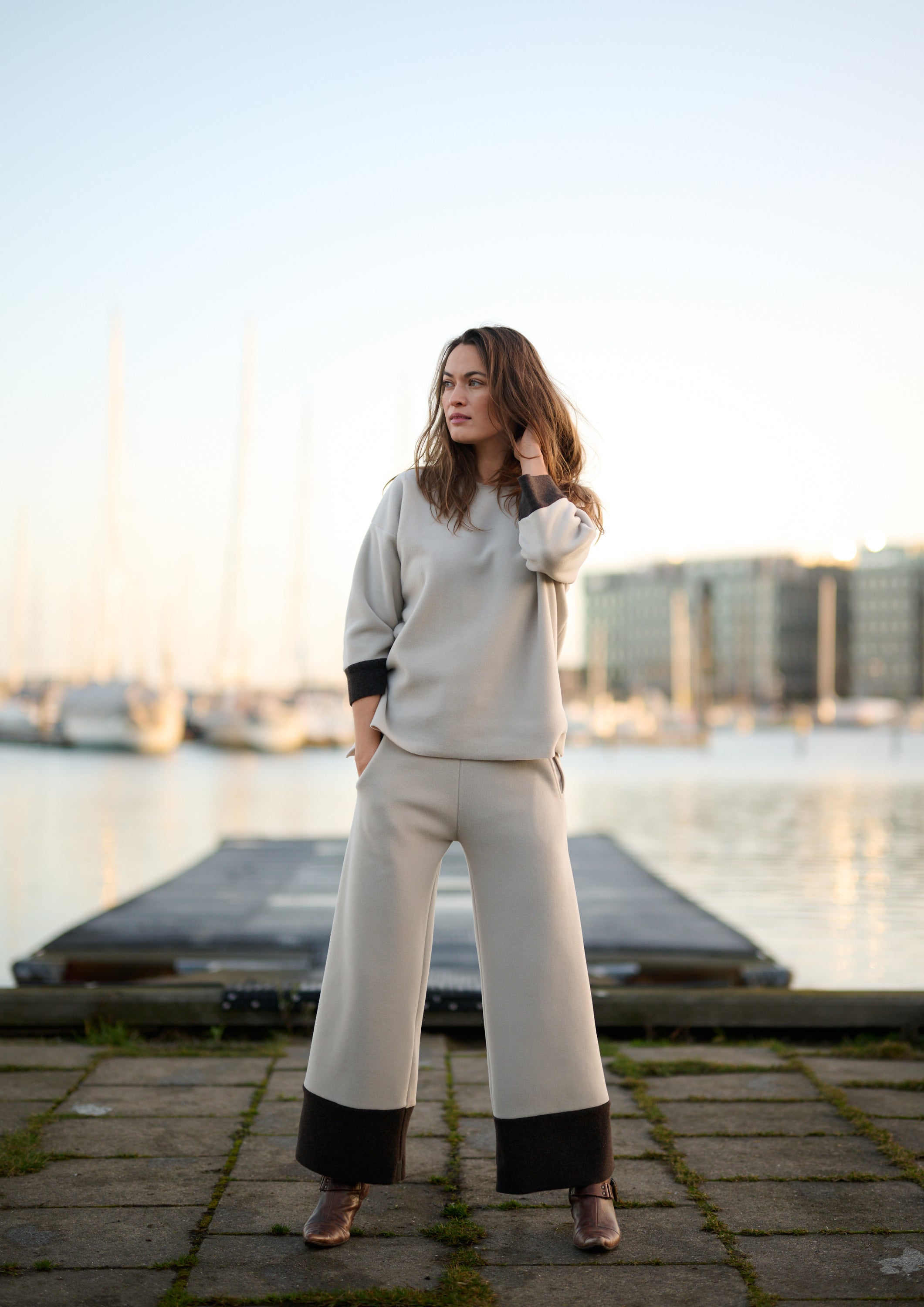 HENRIETTE STEFFENSEN COPENHAGEN FLARE BUKSER 2 farvet - 2119 BUKSER KIT/CHOKOLATE 326