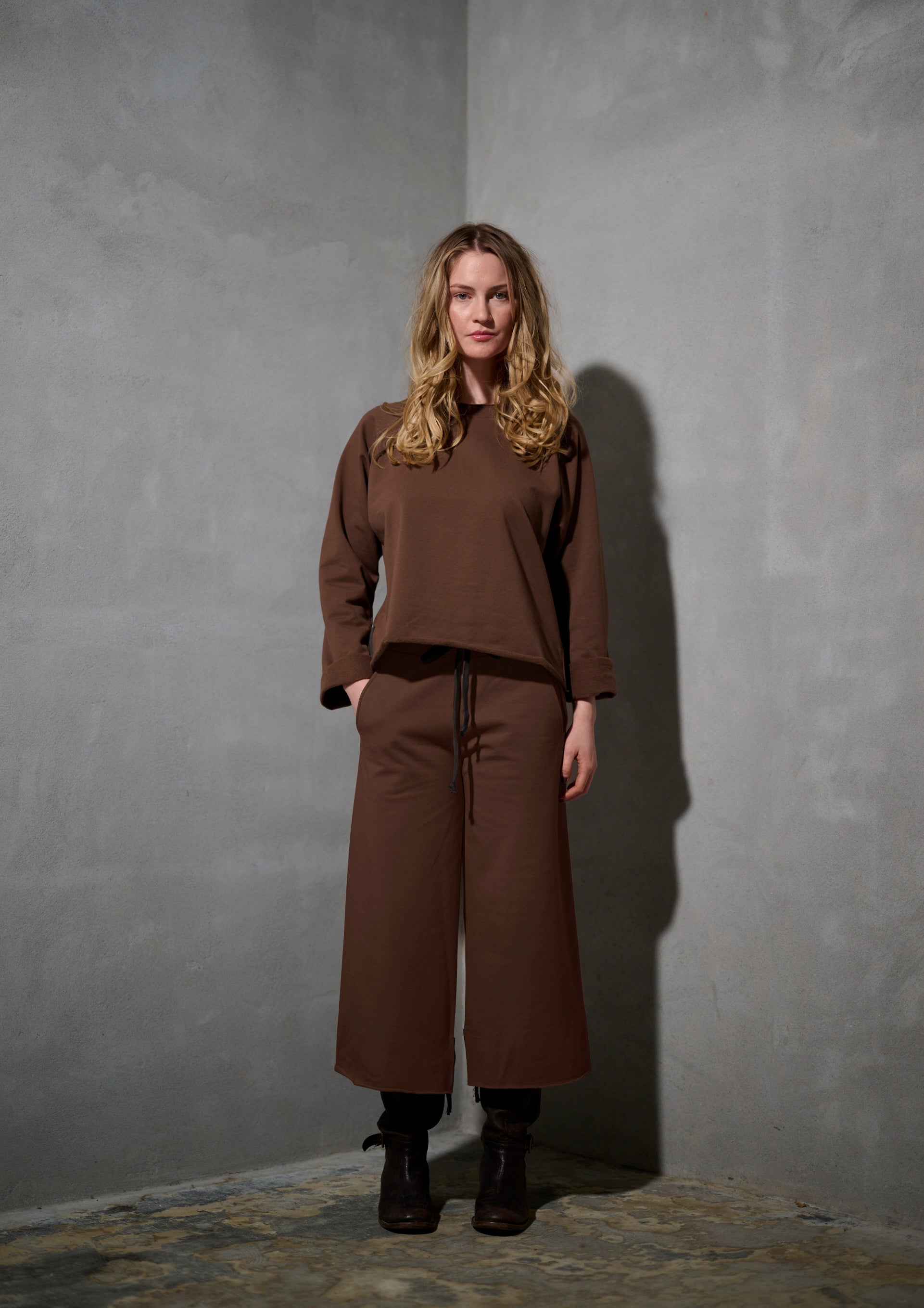 HENRIETTE STEFFENSEN COPENHAGEN FLARE SWEAT BUKSER 3/4 - 72016 BUKSER CHOCOLATE 844