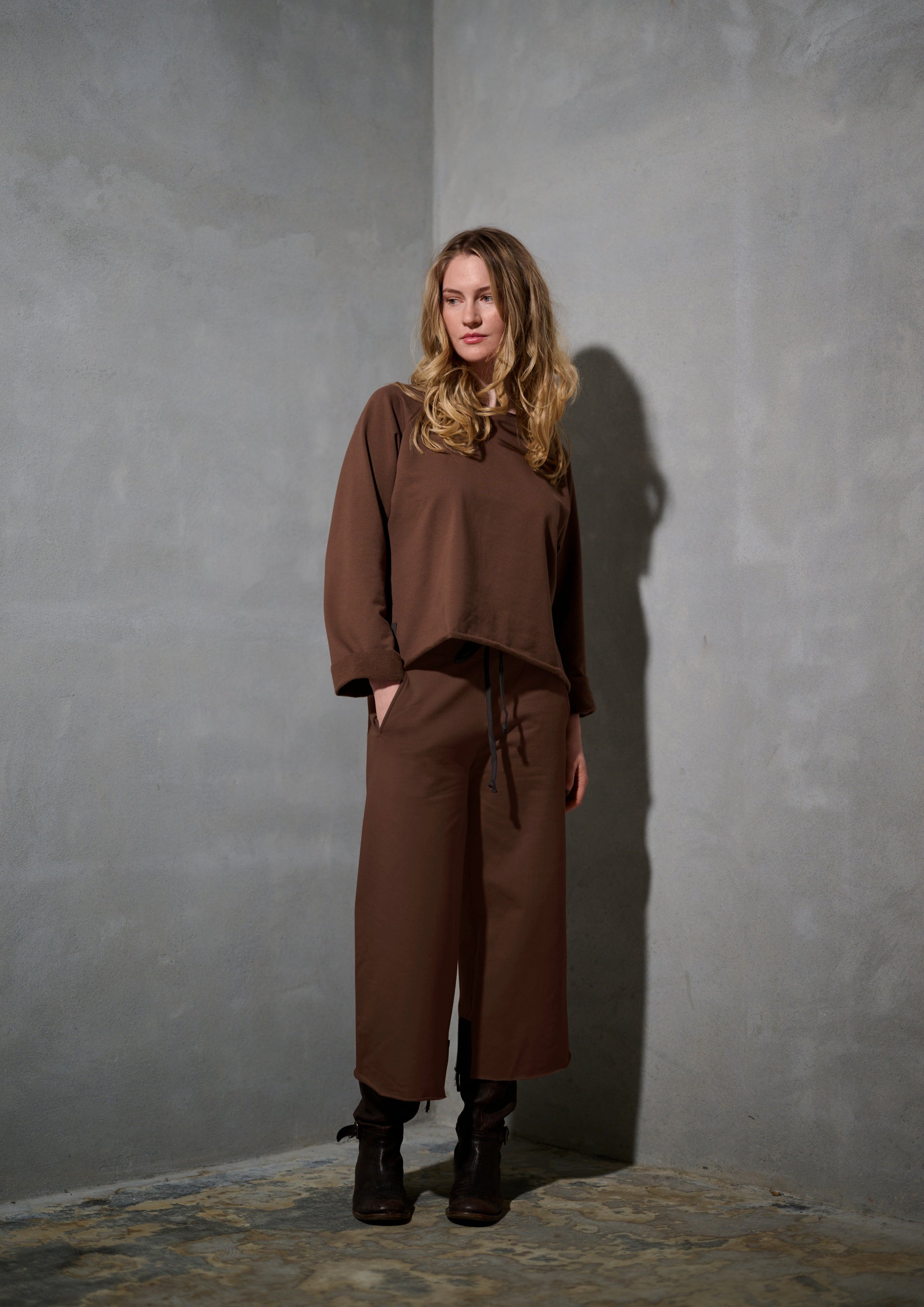 HENRIETTE STEFFENSEN COPENHAGEN FLARE SWEAT BUKSER 3/4 - 72016 BUKSER CHOCOLATE 844