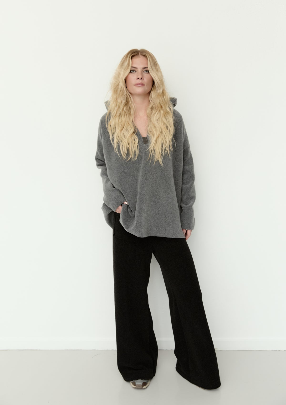 HENRIETTE STEFFENSEN COPENHAGEN HÆTTETRØJE - 1413 BLUSER GREY 905