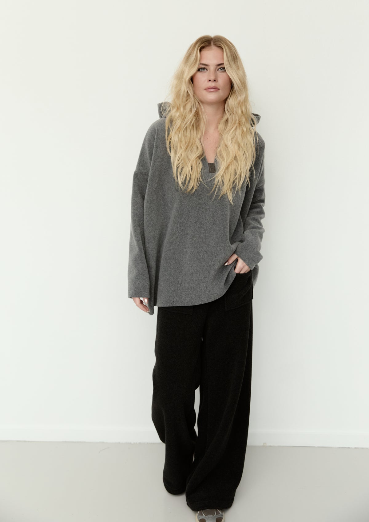 HENRIETTE STEFFENSEN COPENHAGEN HÆTTETRØJE - 1413 BLUSER GREY 905