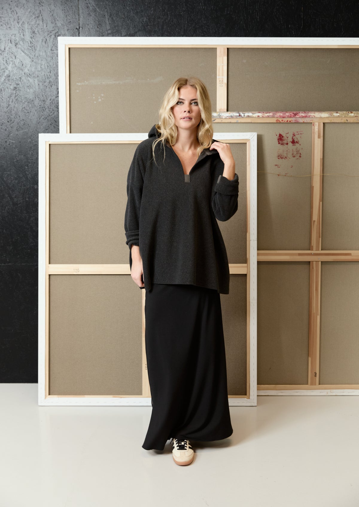 HENRIETTE STEFFENSEN COPENHAGEN HÆTTETRØJE - 1413 BLUSER SOFT BLACK 914