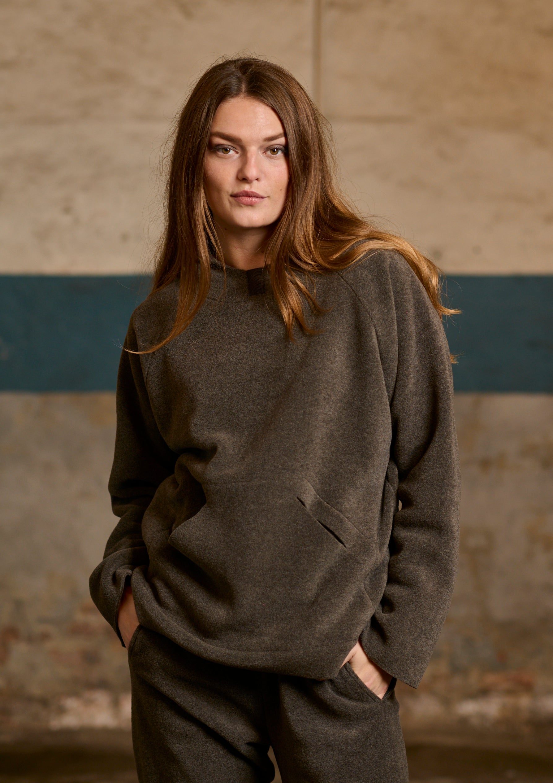 HENRIETTE STEFFENSEN COPENHAGEN HÆTTETRØJE MED LOMMER - 1298 SWEATERS fleece BARK 320