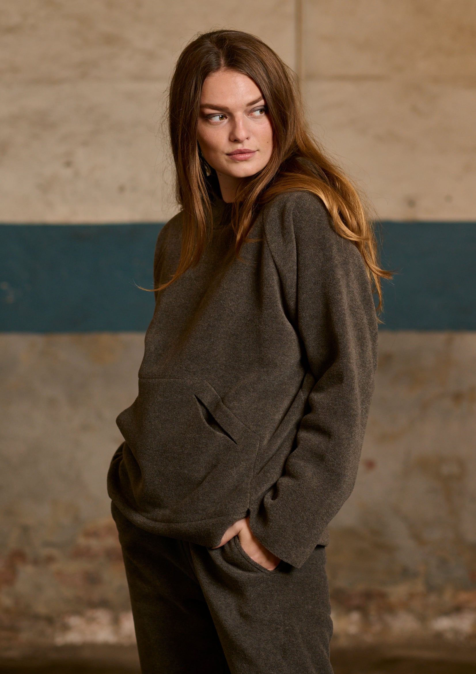 HENRIETTE STEFFENSEN COPENHAGEN HÆTTETRØJE MED LOMMER - 1298 SWEATERS fleece BARK 320