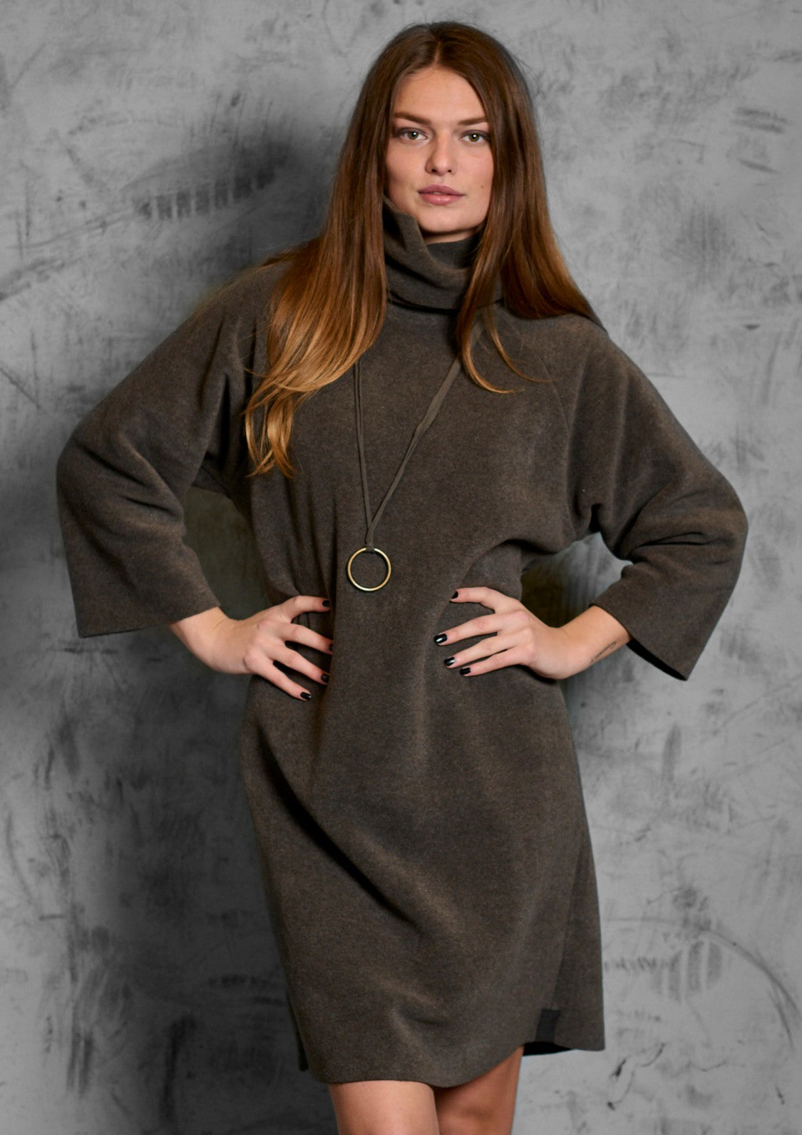 HENRIETTE STEFFENSEN COPENHAGEN KJOLE MED HØJ HALS - 3236 KJOLER BARK 320