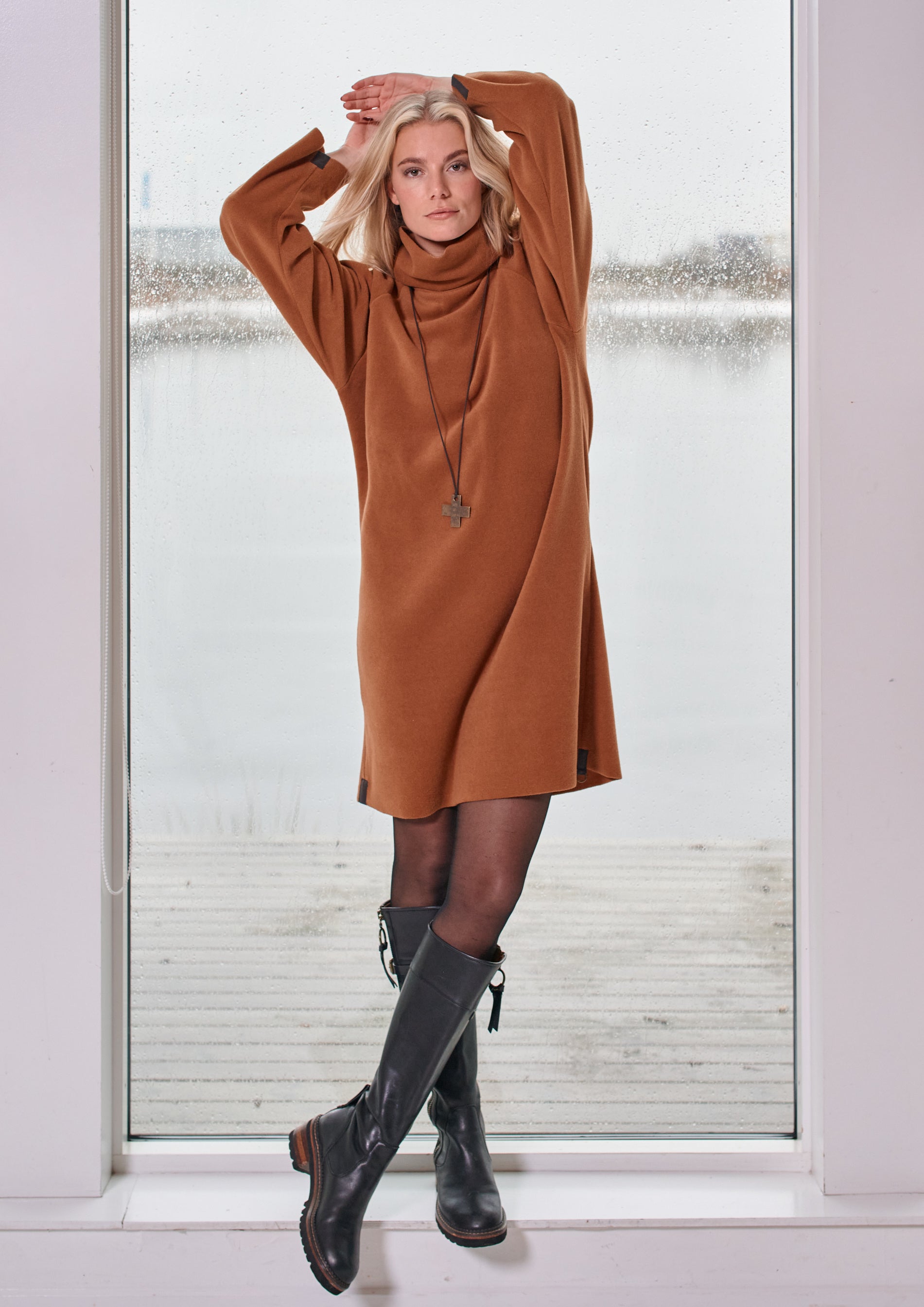 HENRIETTE STEFFENSEN COPENHAGEN KJOLE MED HØJ HALS - 3246 KJOLER RUST 706
