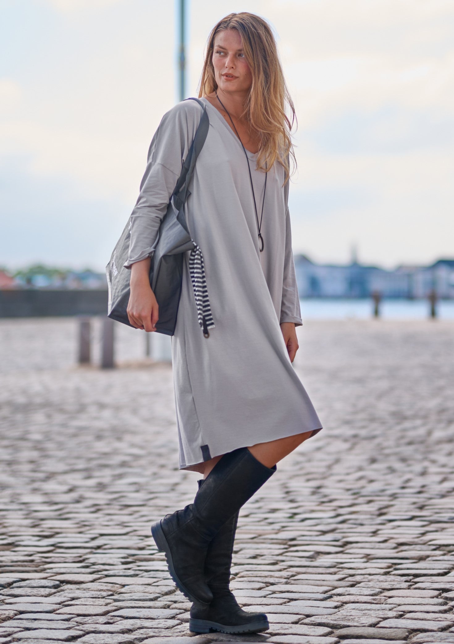 HENRIETTE STEFFENSEN COPENHAGEN KJOLE OVERSIZE - 98043 KJOLER SAND 805