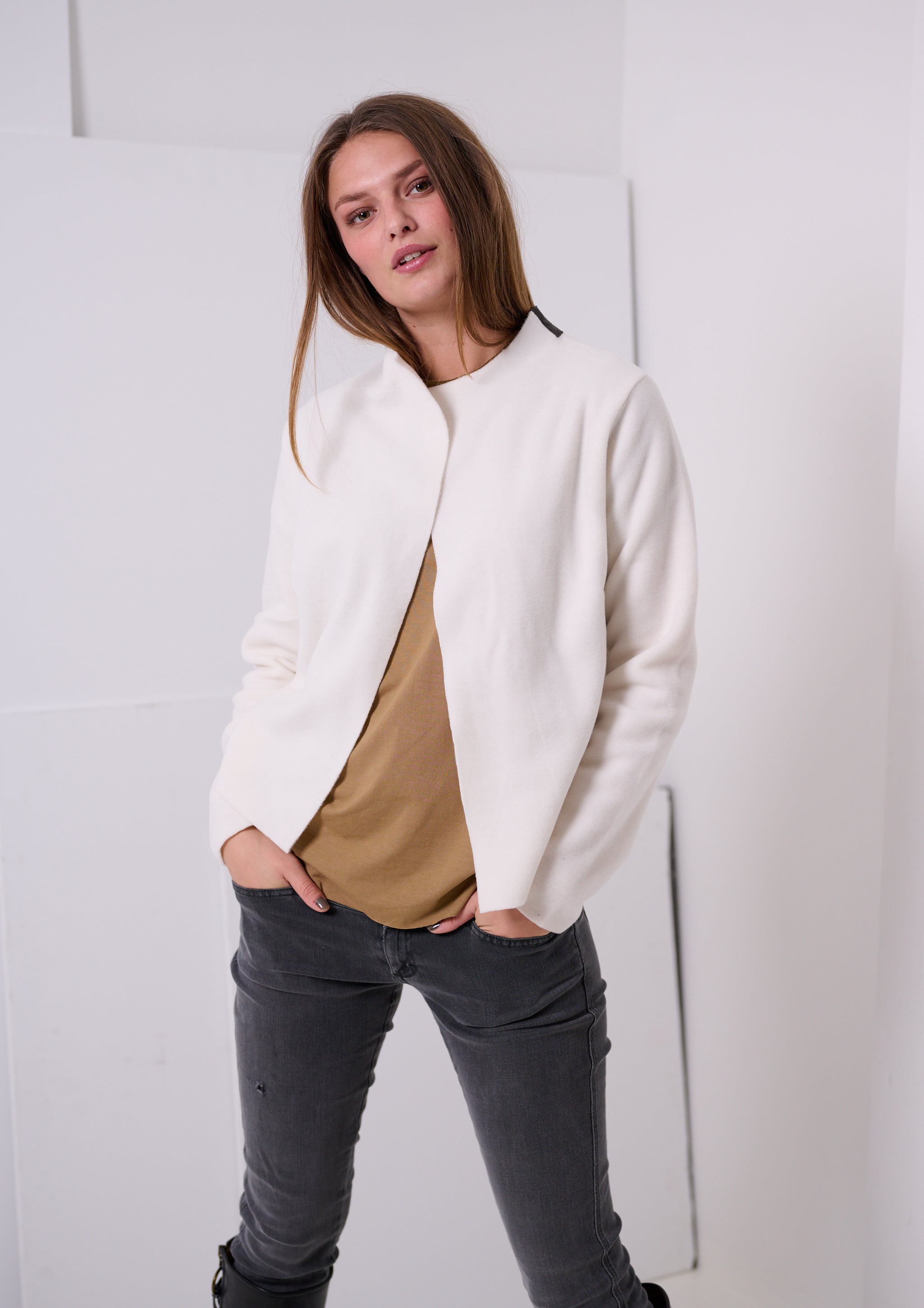 HENRIETTE STEFFENSEN COPENHAGEN KORT CARDIGAN - 7136 CARDIGANS OFF WHITE 802