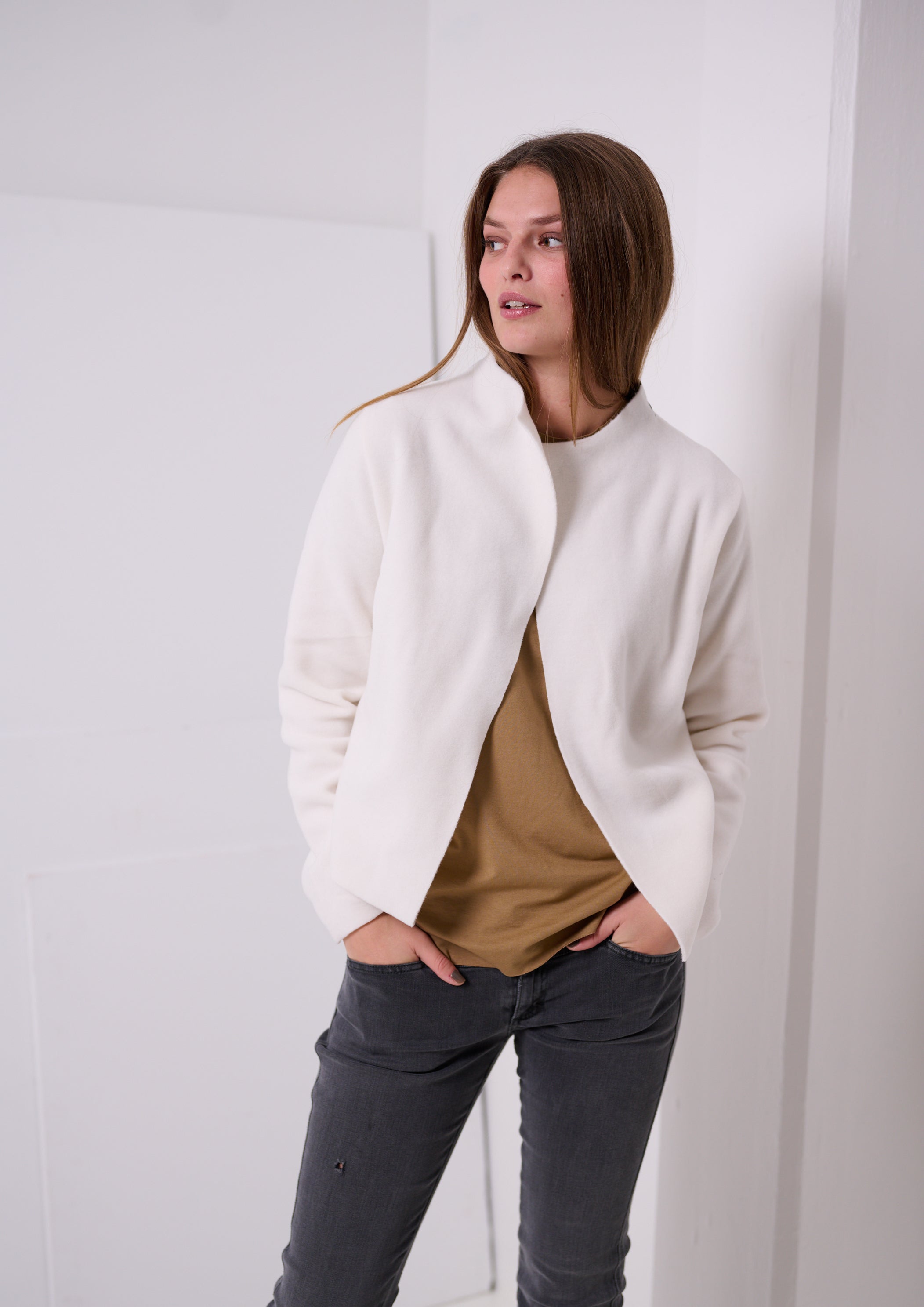 HENRIETTE STEFFENSEN COPENHAGEN KORT CARDIGAN - 7136 CARDIGANS OFF WHITE 802