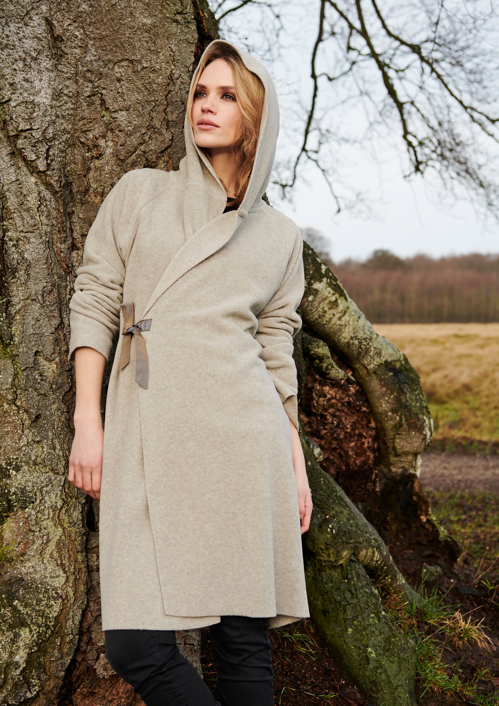HENRIETTE STEFFENSEN COPENHAGEN LANG CARDIGAN MED HÆTTE - 1012 CARDIGANS SAND 805