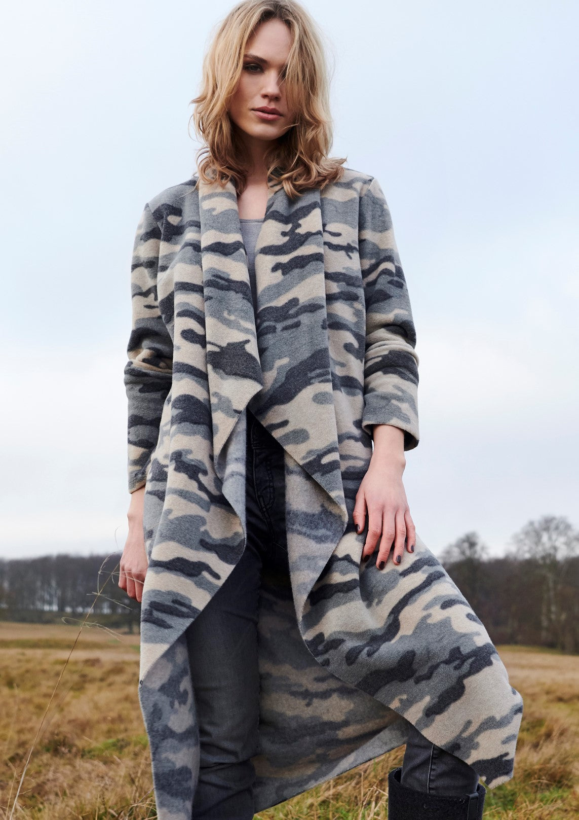HENRIETTE STEFFENSEN COPENHAGEN LANG CARDIGAN M / "VANDFALD" - 7131P CARDIGANS CAMOUFLAGE 102