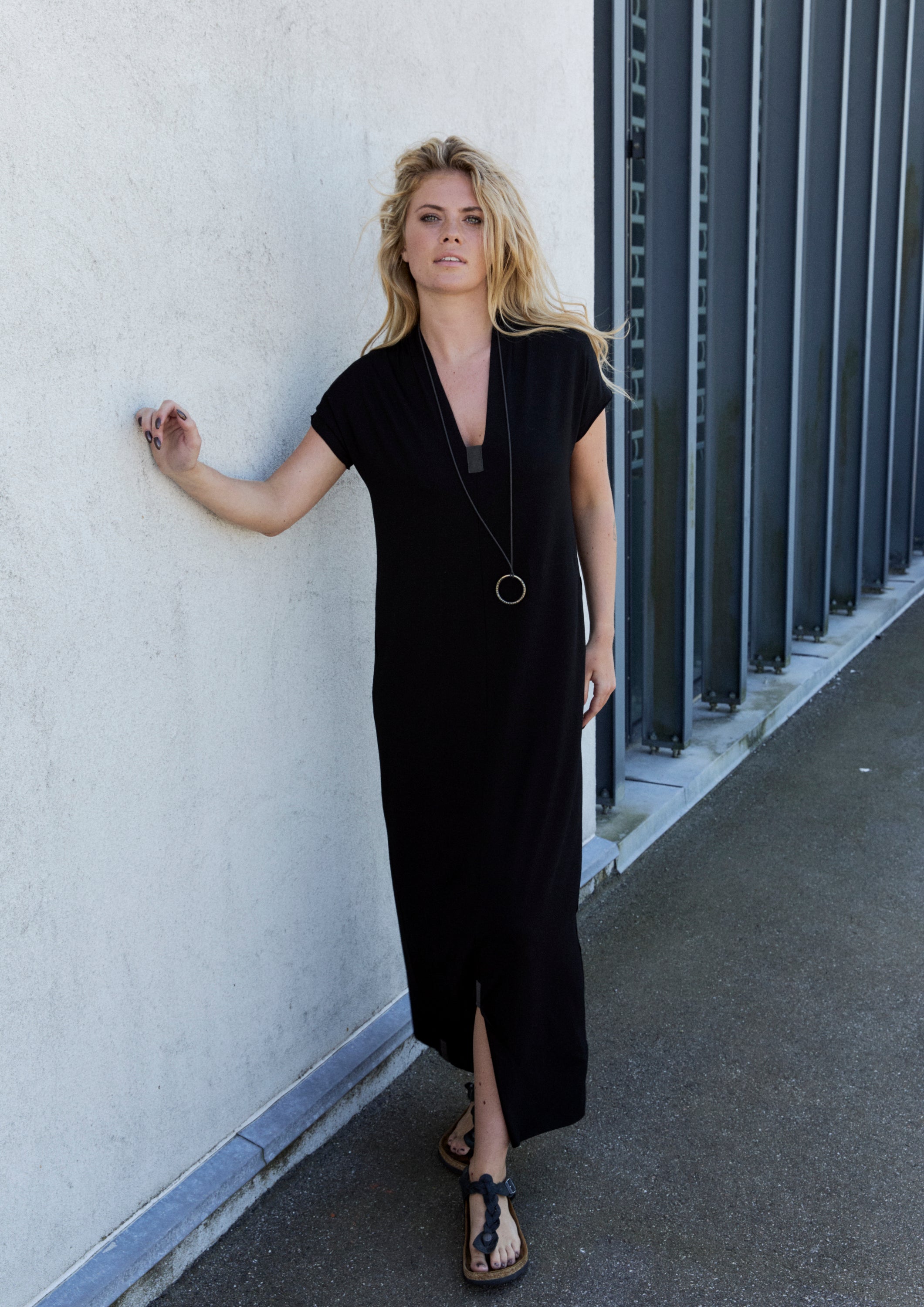 HENRIETTE STEFFENSEN COPENHAGEN LANG KJOLE V-HALS - 98067 KJOLER BLACK 900