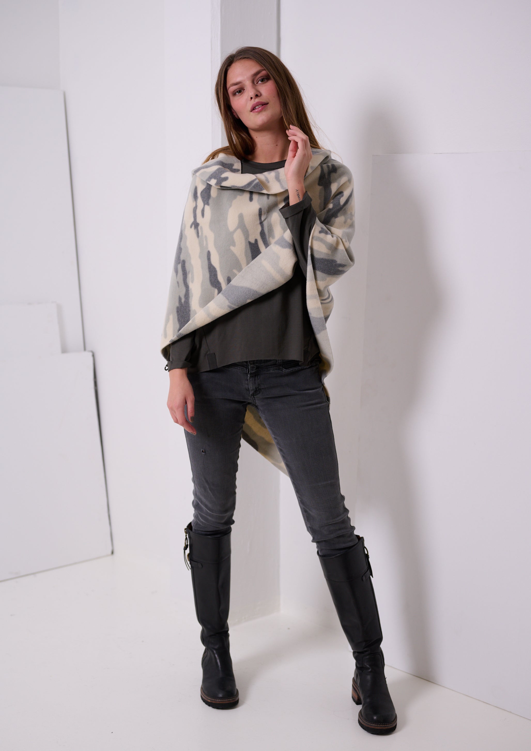 HENRIETTE STEFFENSEN COPENHAGEN PONCHO - 4026P PONCHOS Camouflage grey blue 104