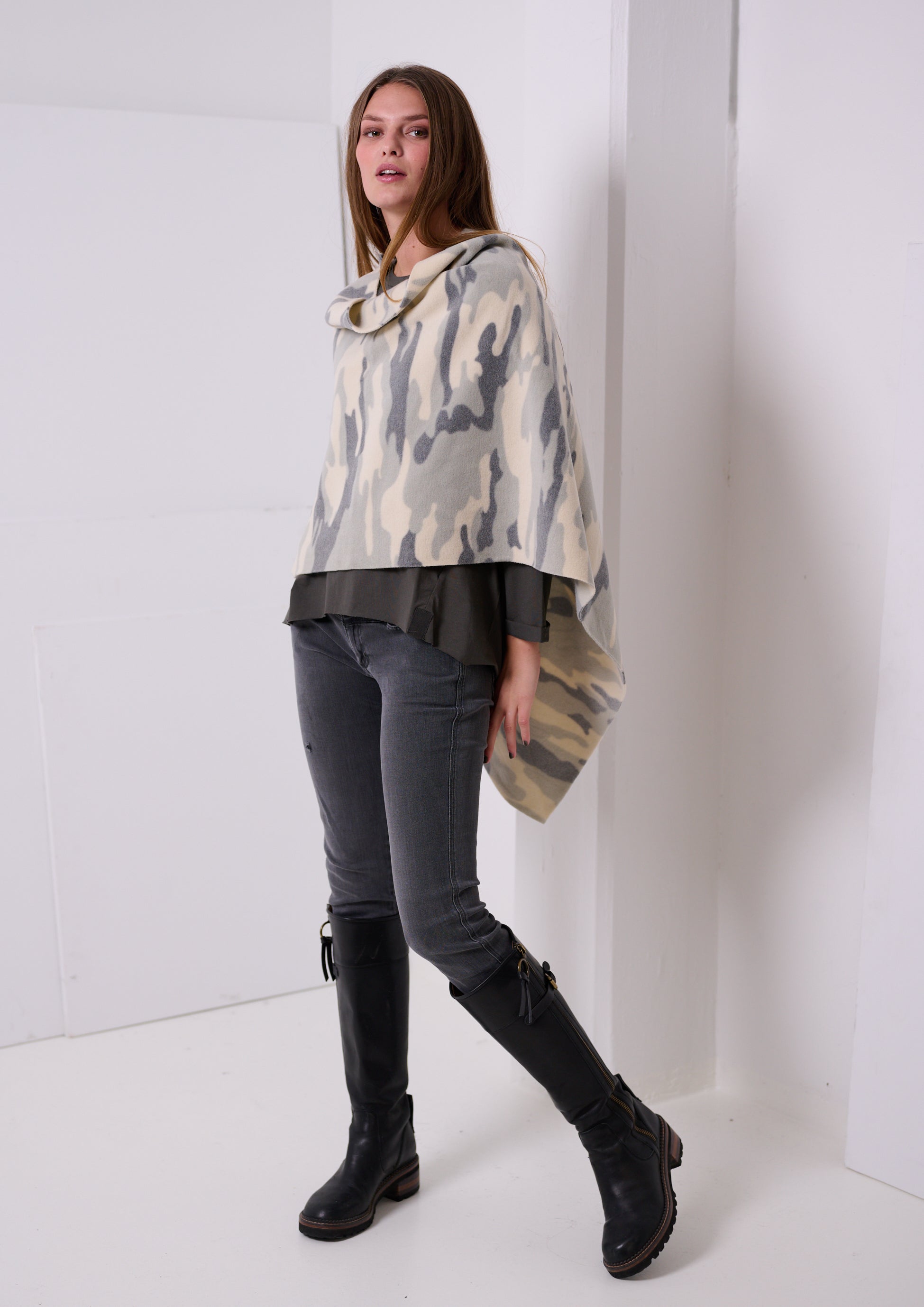 HENRIETTE STEFFENSEN COPENHAGEN PONCHO - 4026P PONCHOS Camouflage grey blue 104